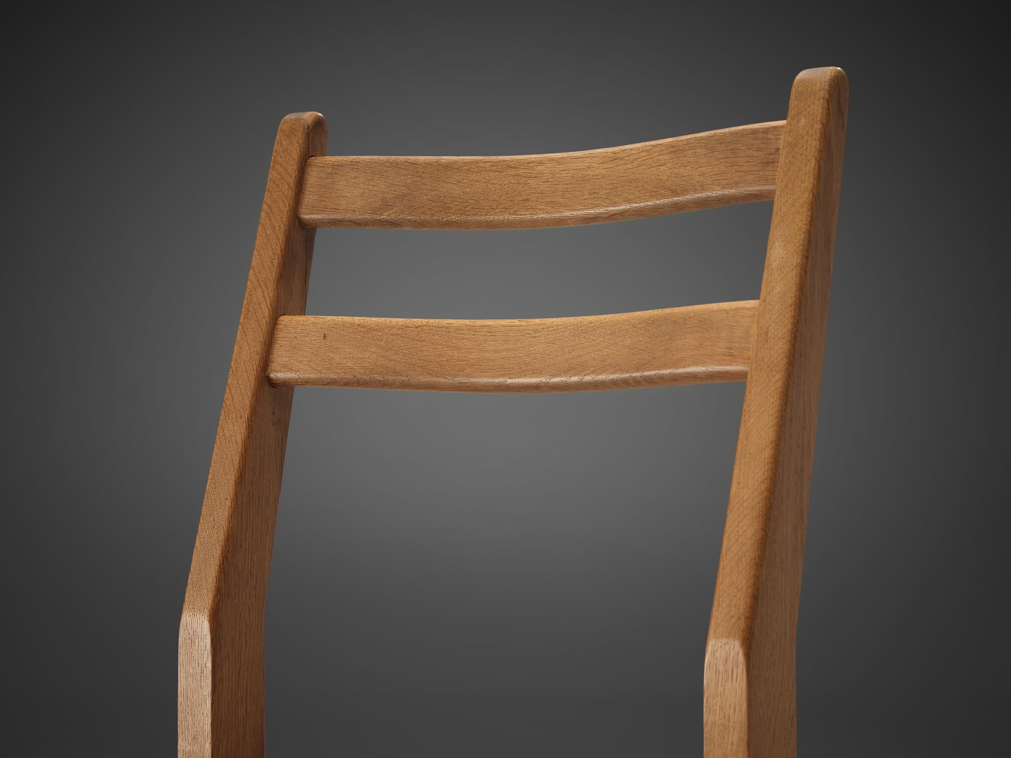 French Guillerme & Chambron Pair of Dining Chairs in Oak and Straw For Sale