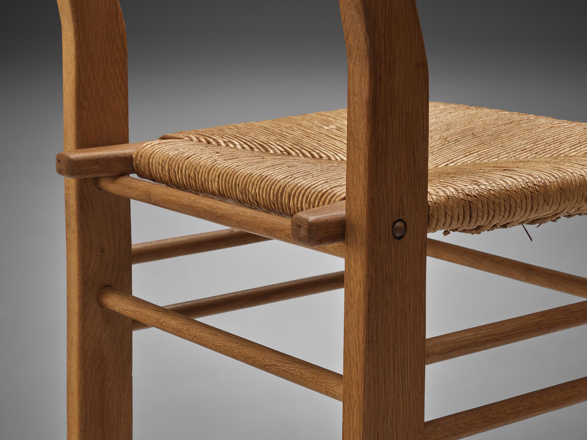 Mid-20th Century Guillerme & Chambron Pair of Dining Chairs in Oak and Straw For Sale