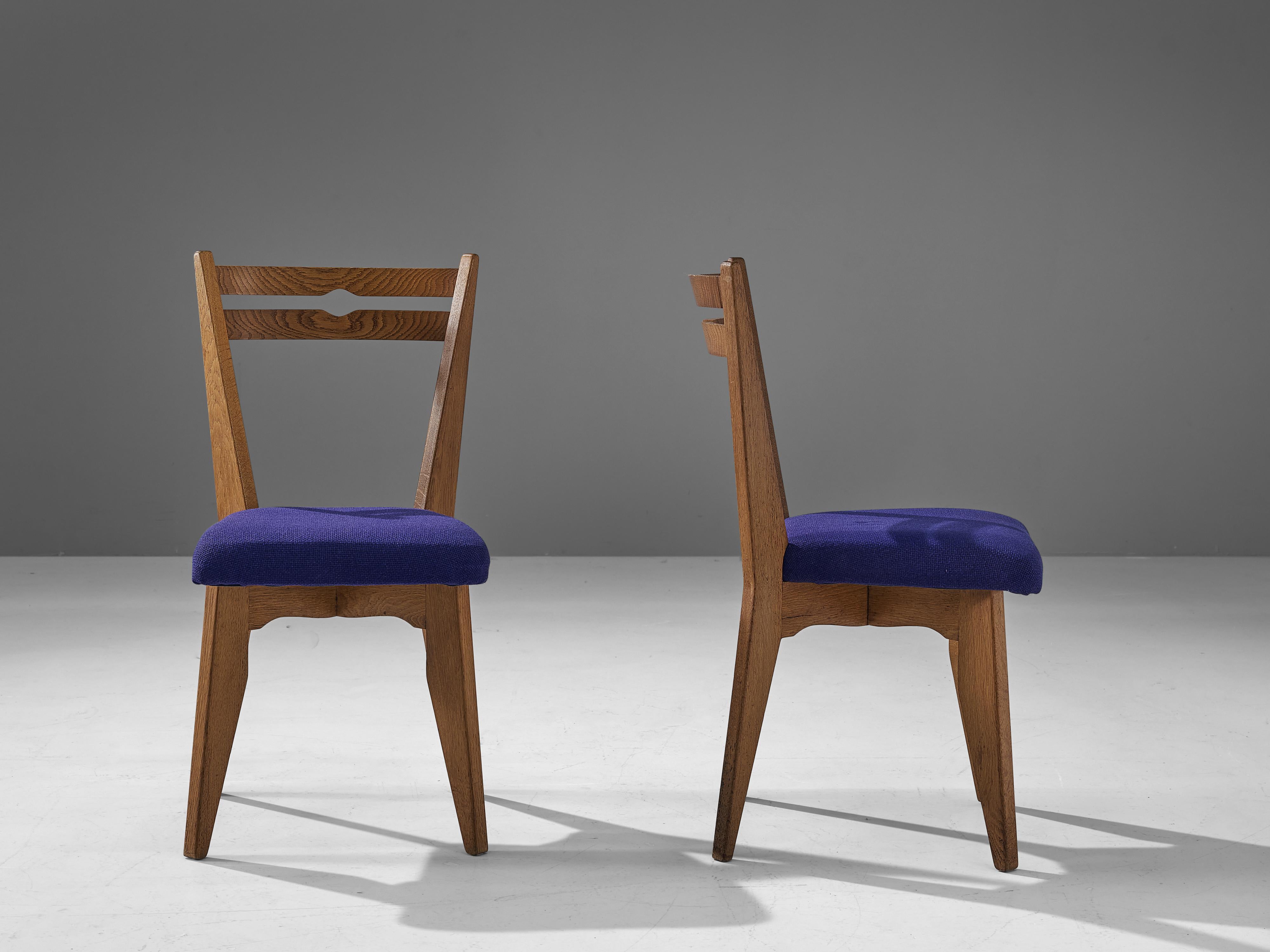 Mid-Century Modern Guillerme & Chambron Pair of Dining Chairs in Oak