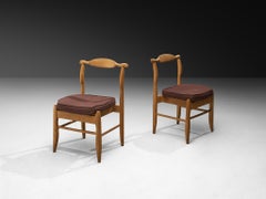 Guillerme & Chambron Coppia di sedie da pranzo "Fumay" in Oak massiccio