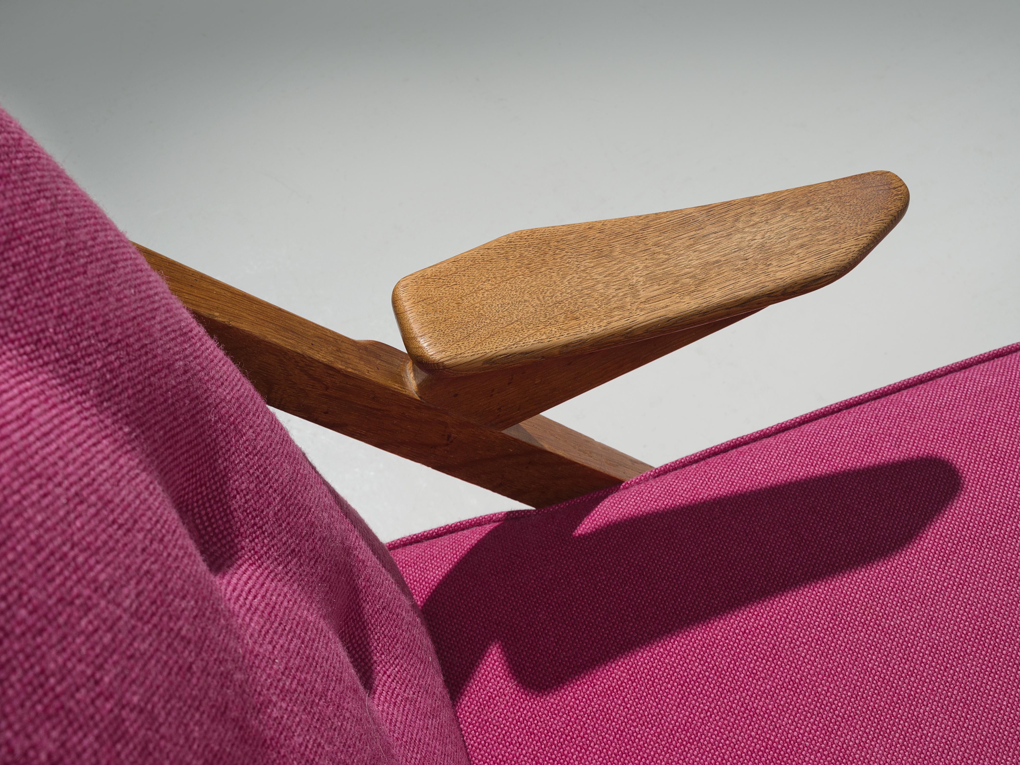 Guillerme & Chambron Pair of Lounge Chairs in Oak and Pink Upholstery For Sale 4
