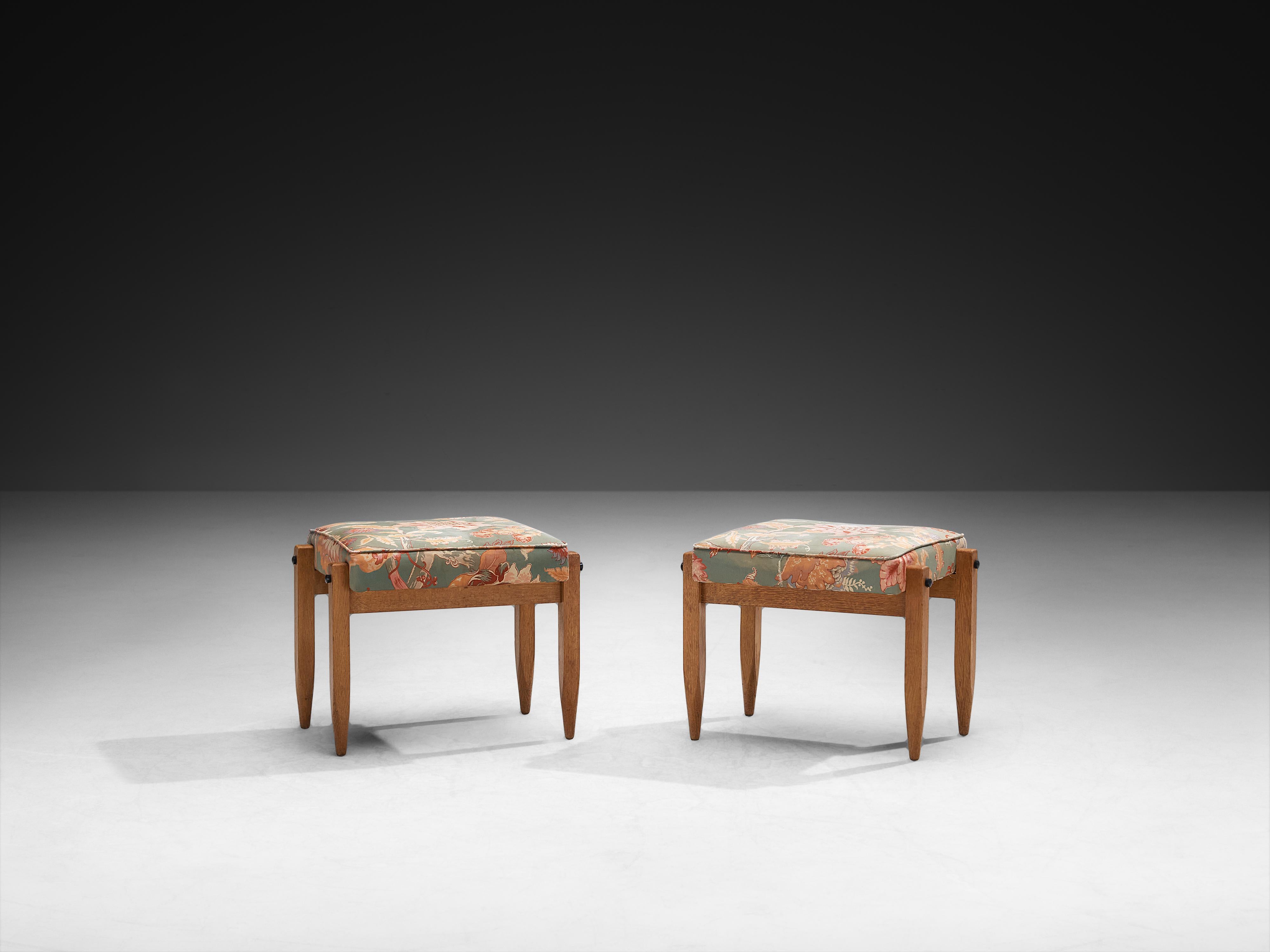 Mid-20th Century Guillerme & Chambron Pair of Ottomans in Oak and Patterned Fabric For Sale