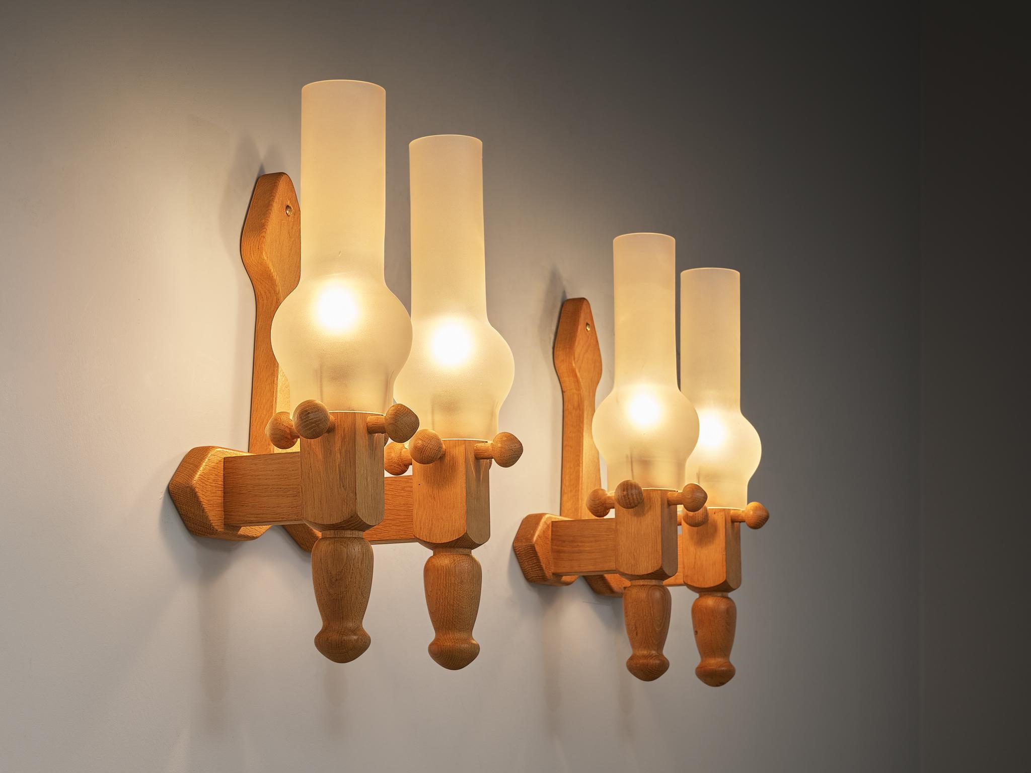 Mid-Century Modern Guillerme & Chambron Pair of Wall Lights in Oak and Glass For Sale