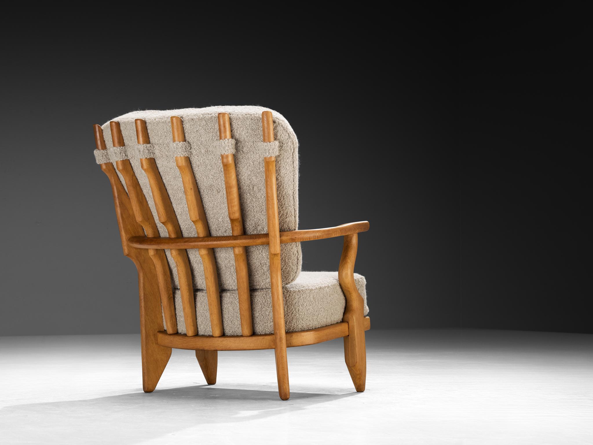 Guillerme et Chambron per Votre Maison, poltrona lounge 'Petit Repos', rovere massiccio, tessuto, Francia, anni '60.

Guillerme & Chambron è nota per i suoi mobili in rovere massiccio di alta qualità, di cui questo è un altro grande esempio. Questa