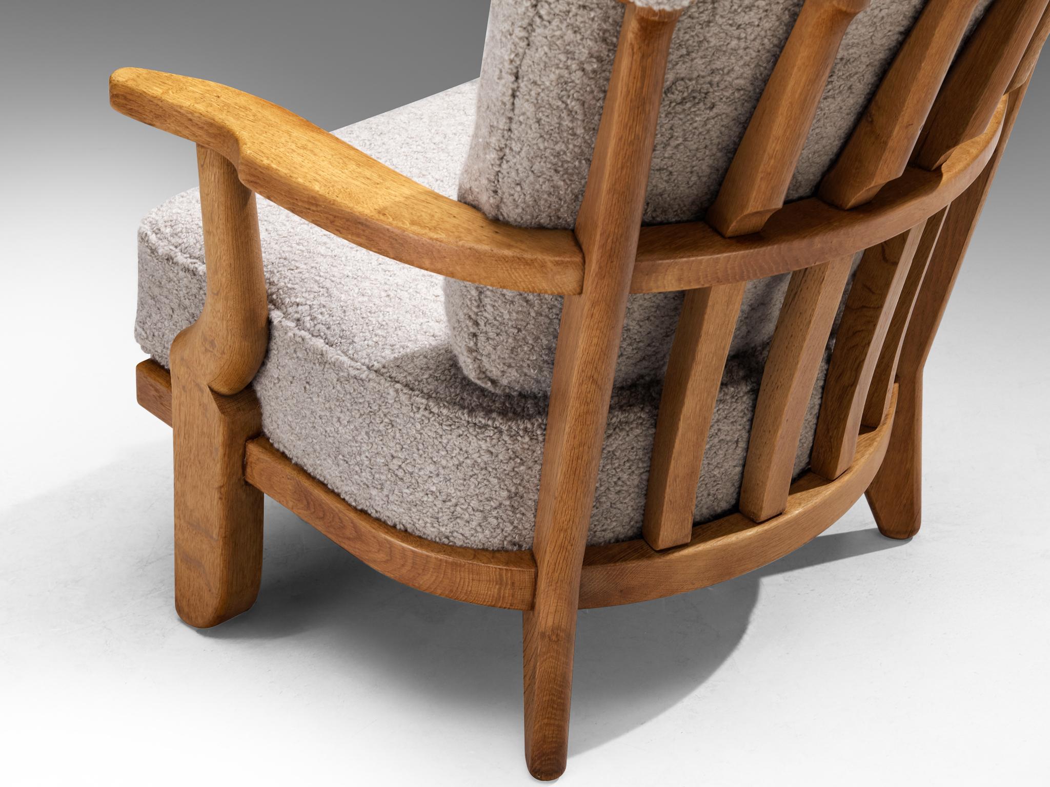 Chaise longue 'Petit Repos' de Guillerme & Chambron en Oak Oak massif et tissu Teddy Bon état - En vente à Waalwijk, NL
