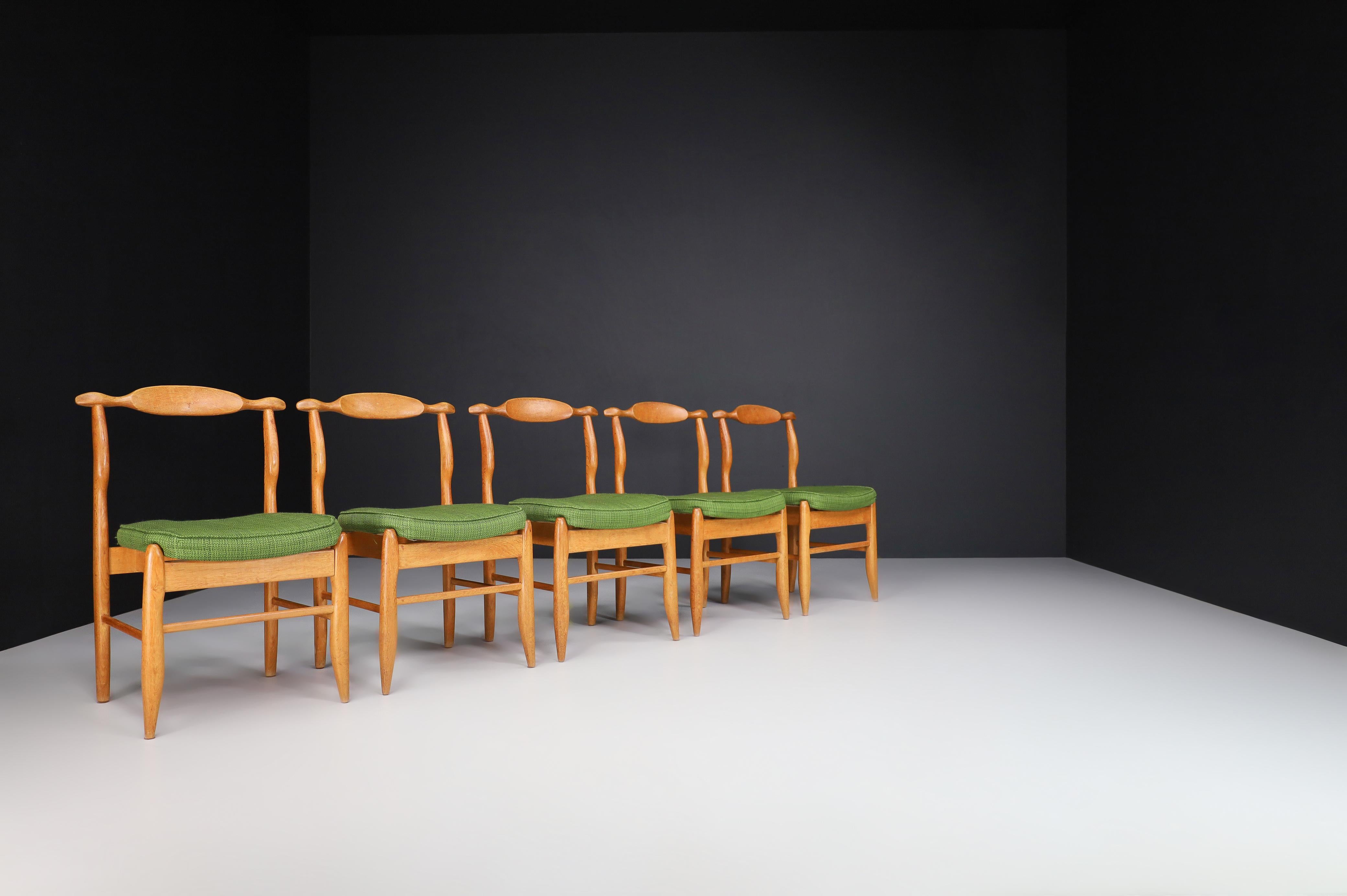 French Guillerme & Chambron Set of Eight Dining Chairs in Oak and Forrest Green Fabric For Sale
