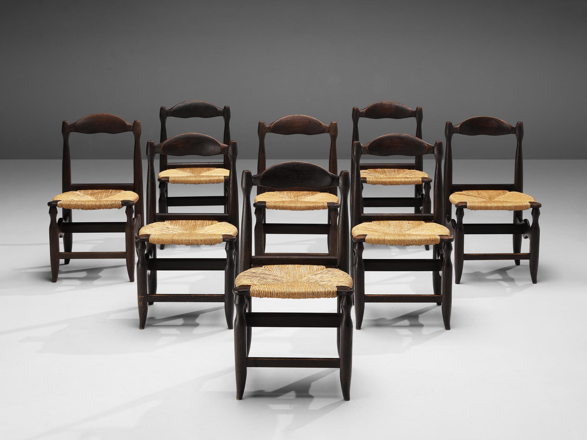 Mid-Century Modern Guillerme & Chambron Set of Eight Dining Chairs in Oak and Rush For Sale