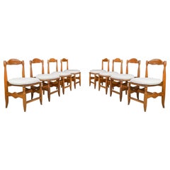 Guillerme & Chambron Ensemble de huit chaises de salle à manger en Oak et Bouclé France