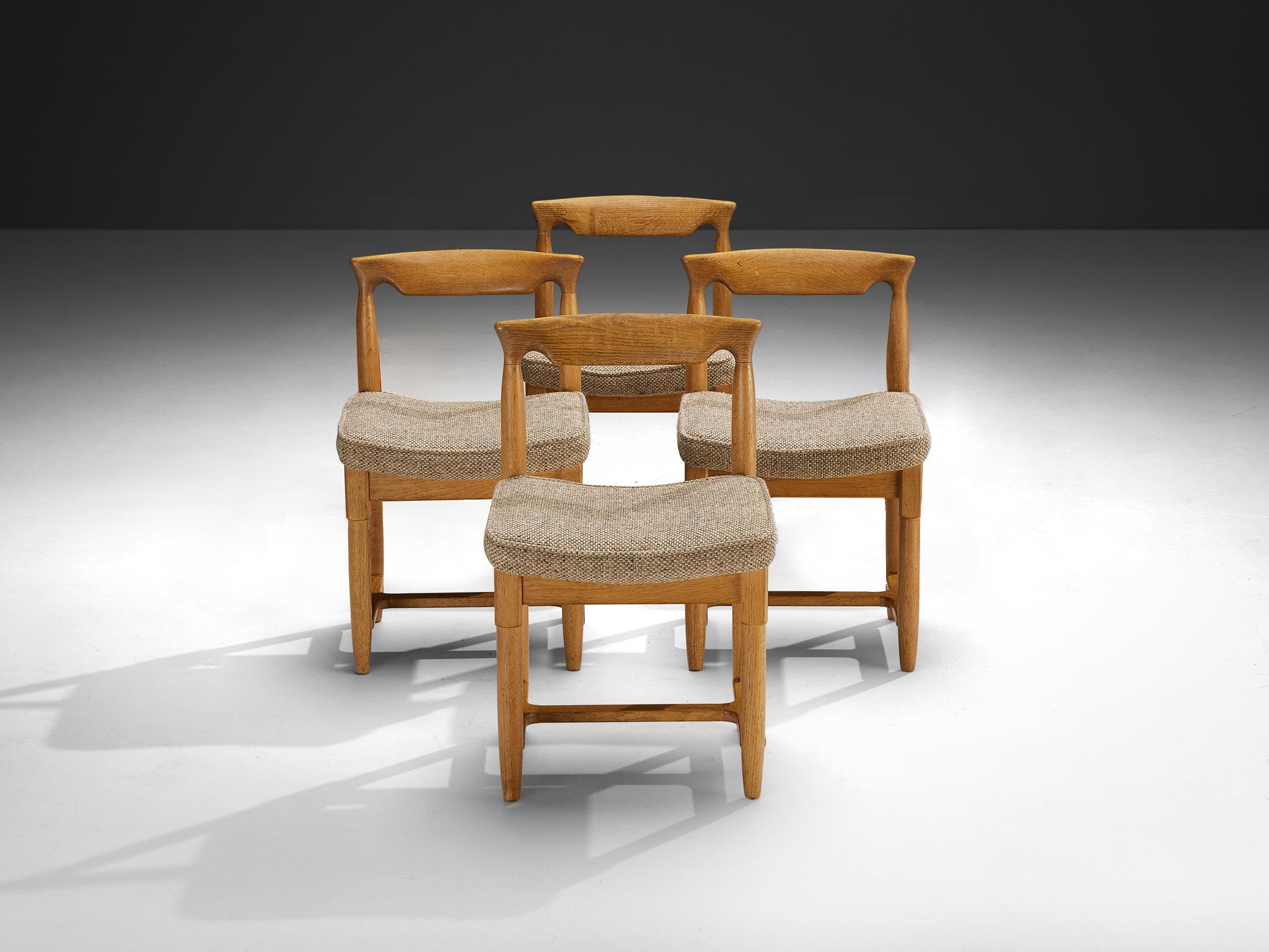Tessuto Set di quattro sedie da pranzo Guillerme & Chambron in Oak e tessuto beige in vendita