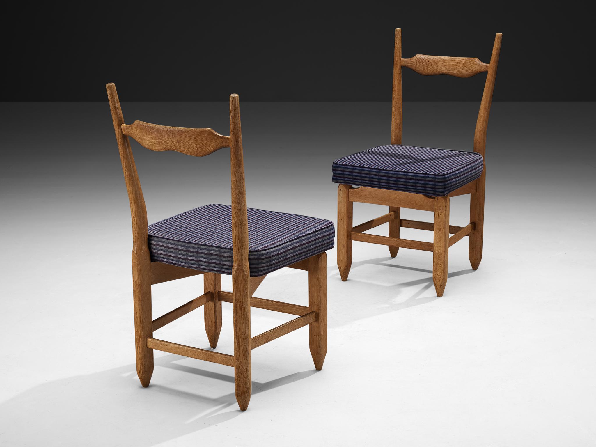 Mid-Century moderno Guillerme & Chambron Set di sei sedie da pranzo 'Charles' in Oak massiccio in vendita