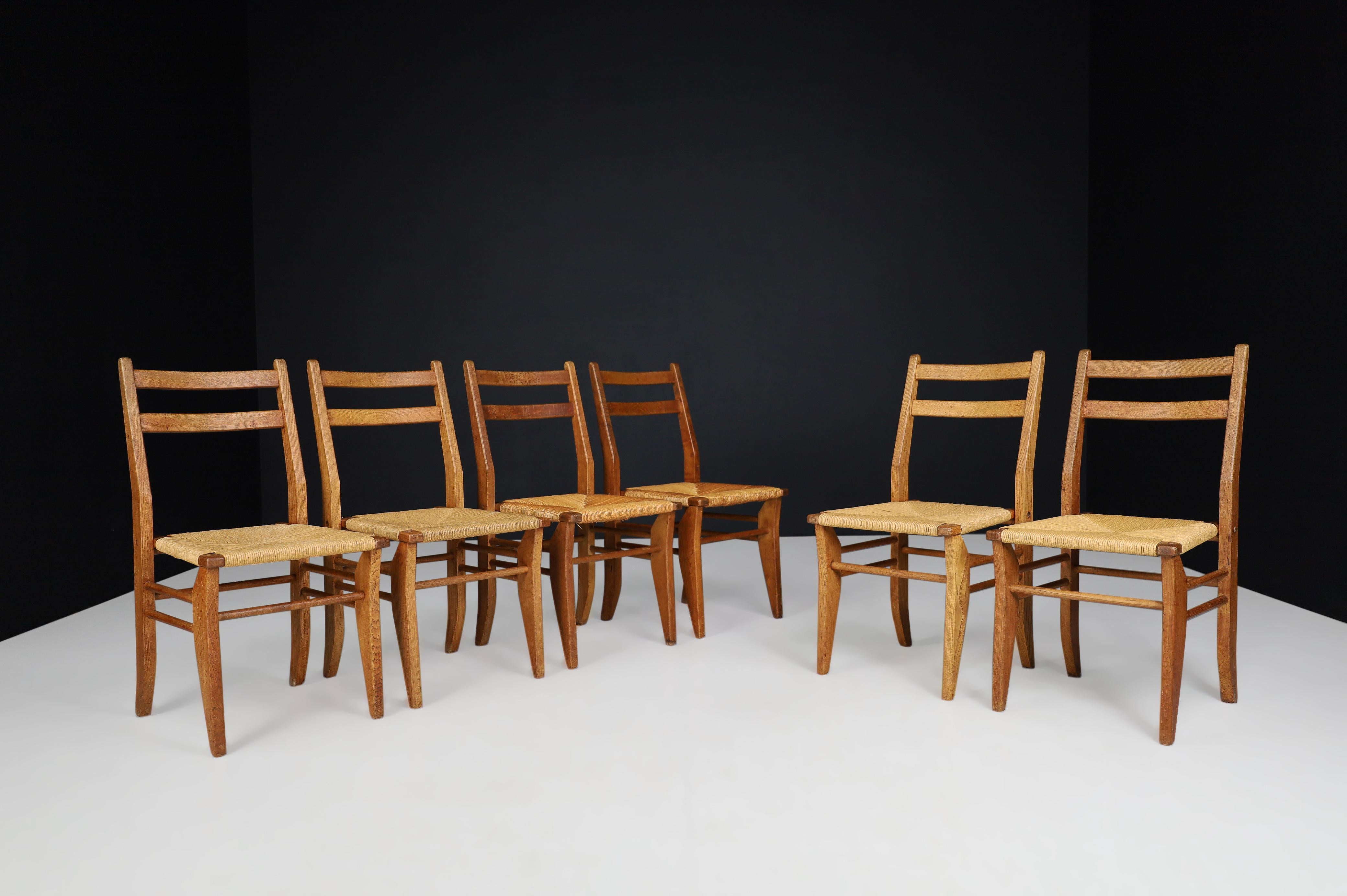 French Guillerme & Chambron, Set of Six Dining Chairs in Oak and Rush France, 1960s For Sale