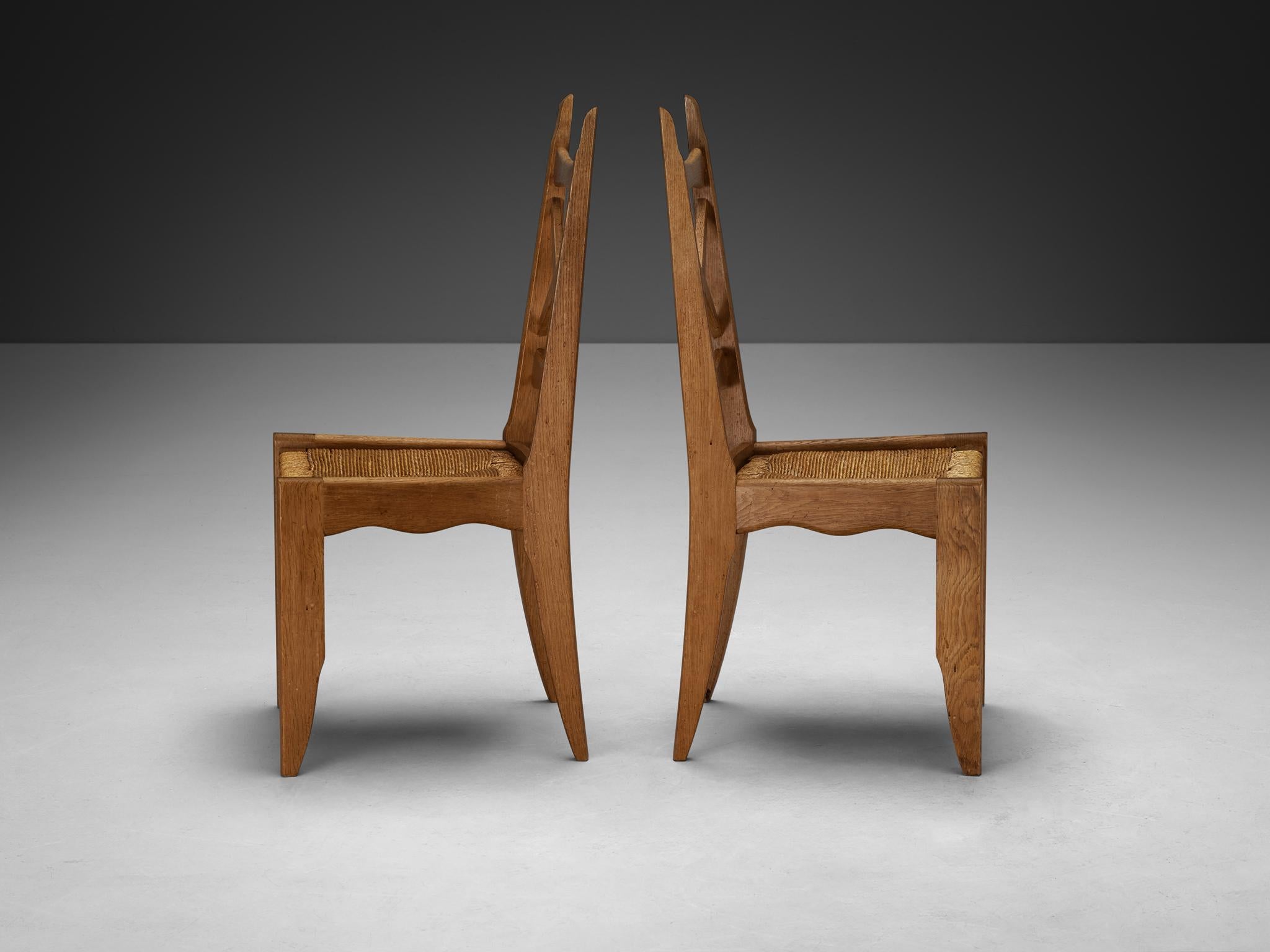 Guillerme & Chambron ensemble de six chaises de salle à manger en chêne et paille en vente 1