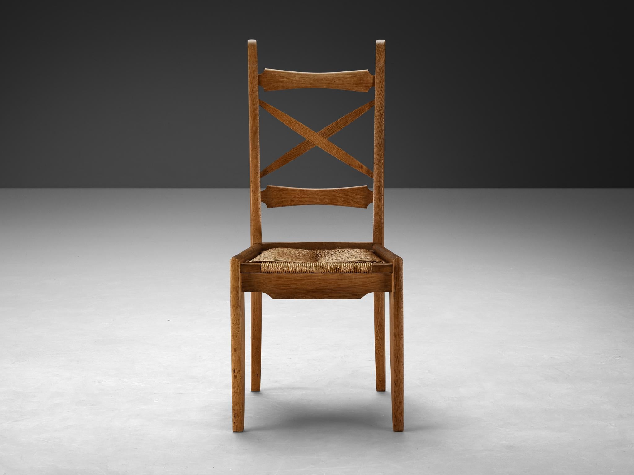 Guillerme & Chambron ensemble de six chaises de salle à manger en chêne et paille en vente 2