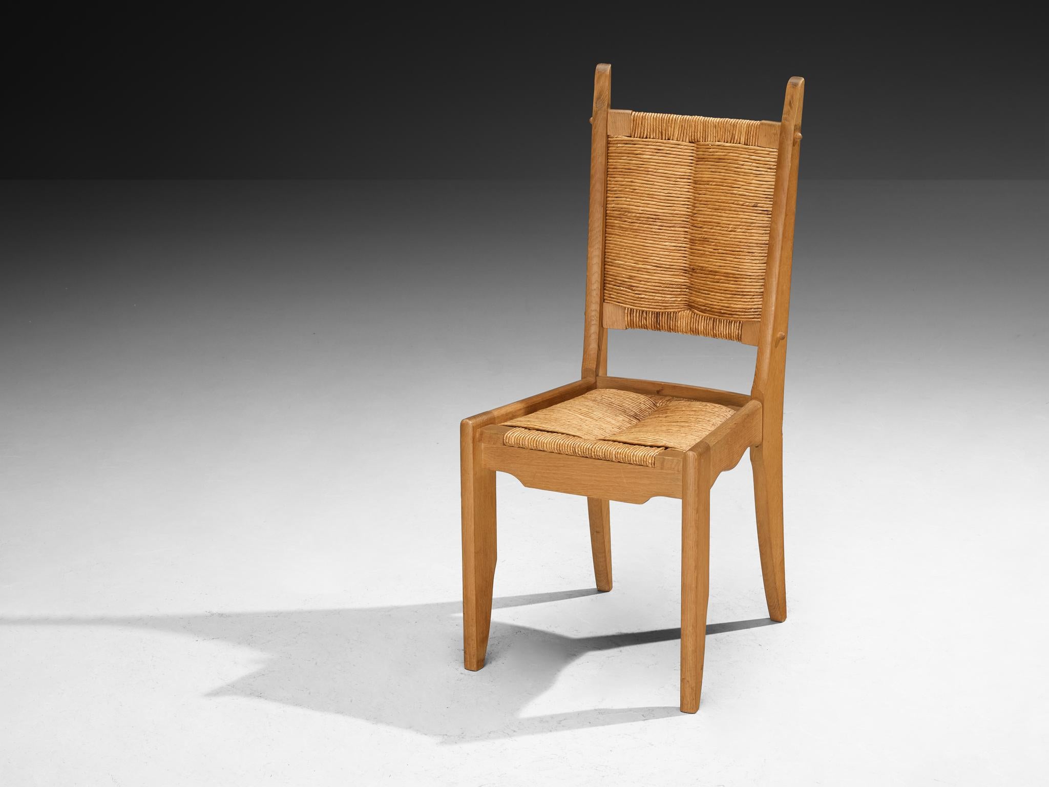 Set di dodici sedie da pranzo Guillerme & Chambron in Oak e paglia in vendita 3