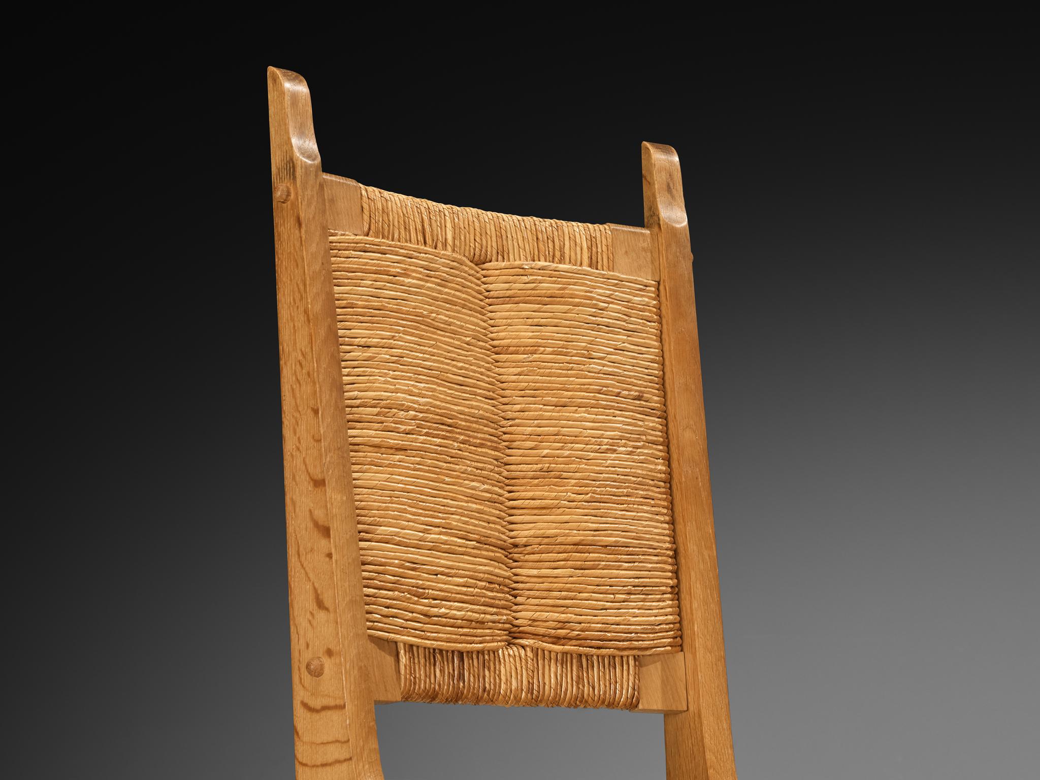 Set di dodici sedie da pranzo Guillerme & Chambron in Oak e paglia in vendita 5
