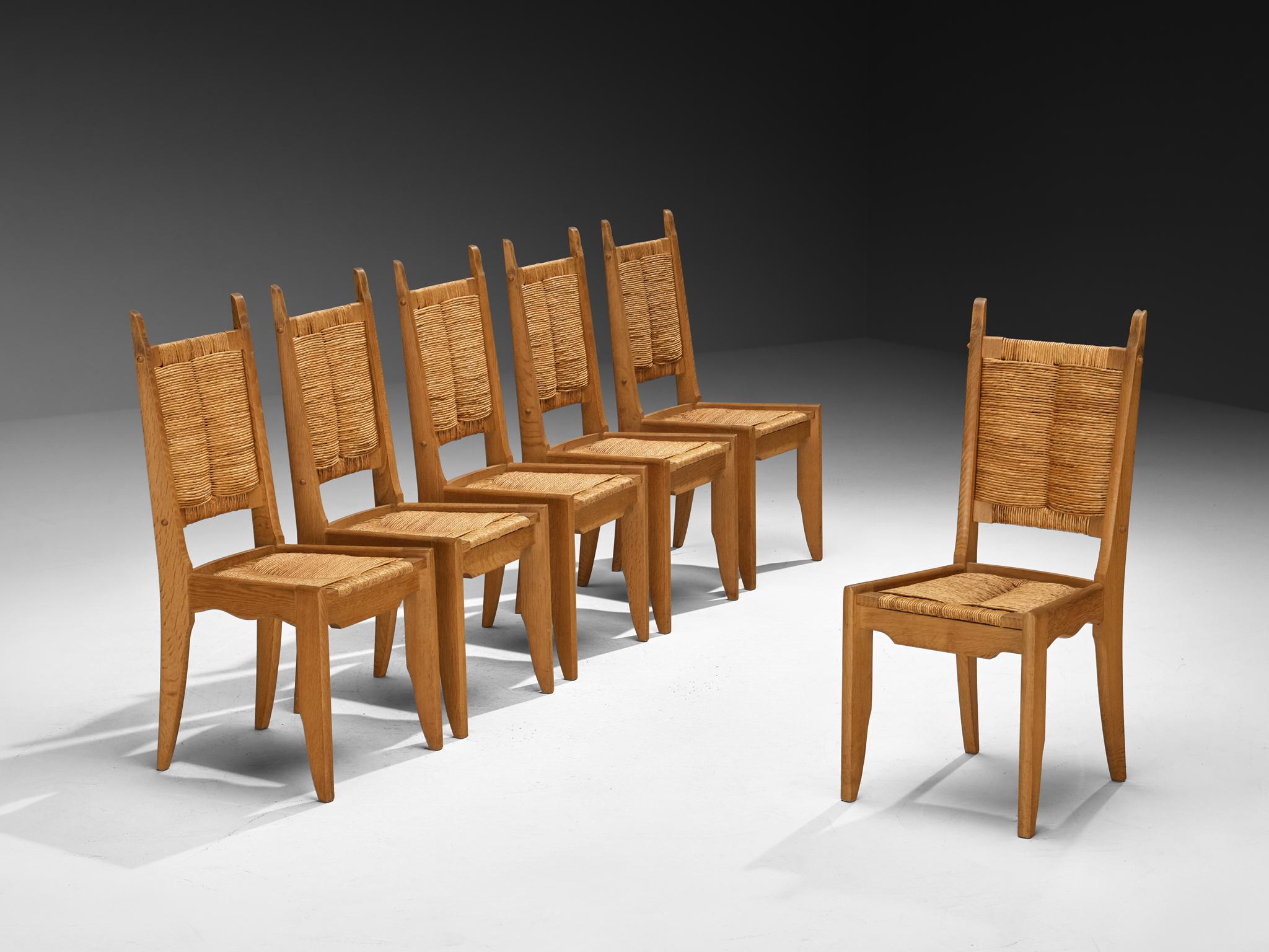 Set di dodici sedie da pranzo Guillerme & Chambron in Oak e paglia in vendita 1
