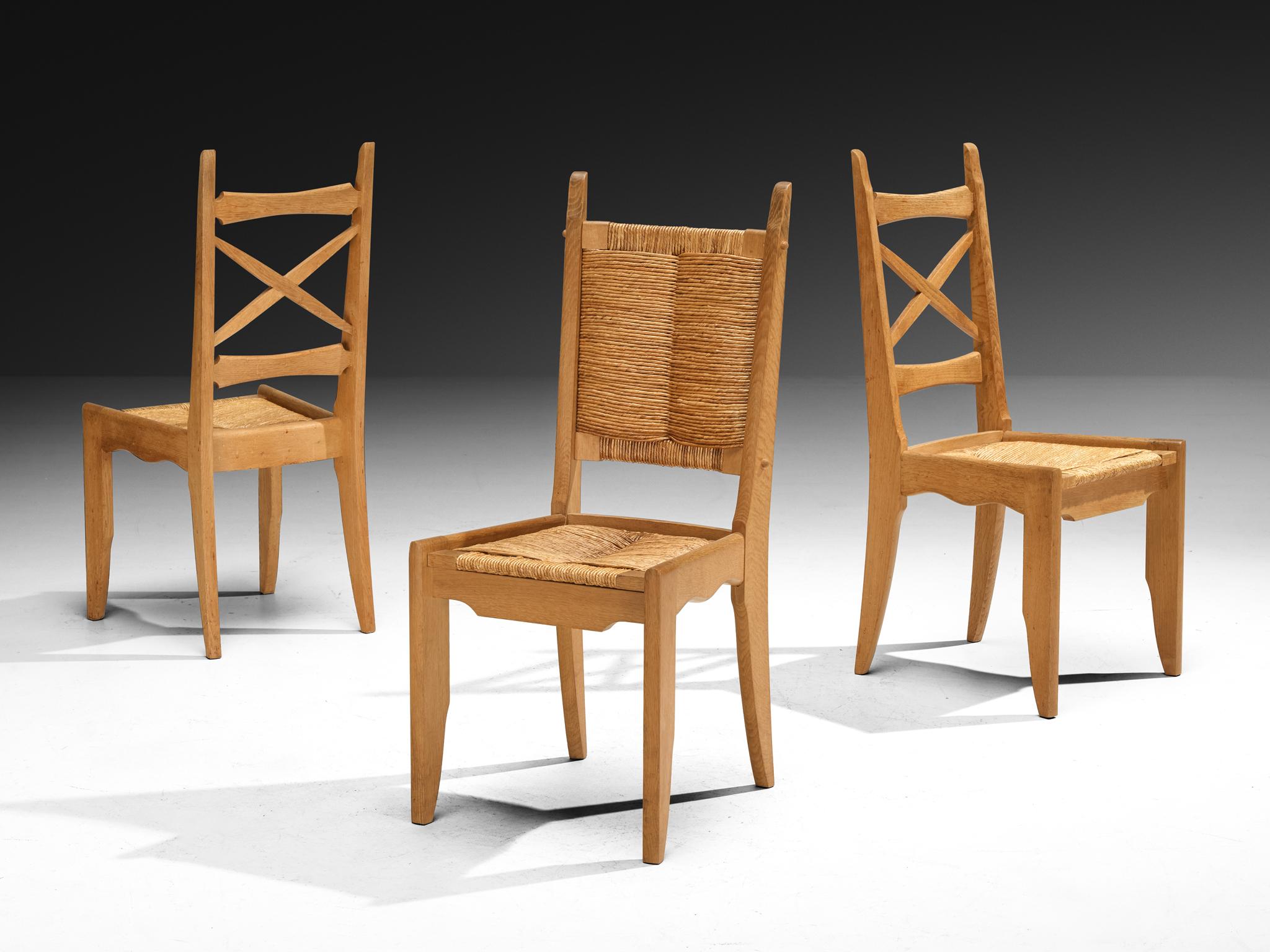 Set di dodici sedie da pranzo Guillerme & Chambron in Oak e paglia in vendita 2
