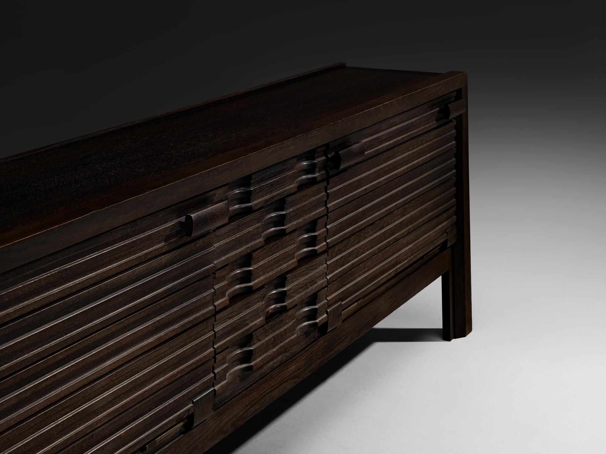 Mid-Century Modern Buffet Guillerme et Chambron en chêne laqué noir en vente