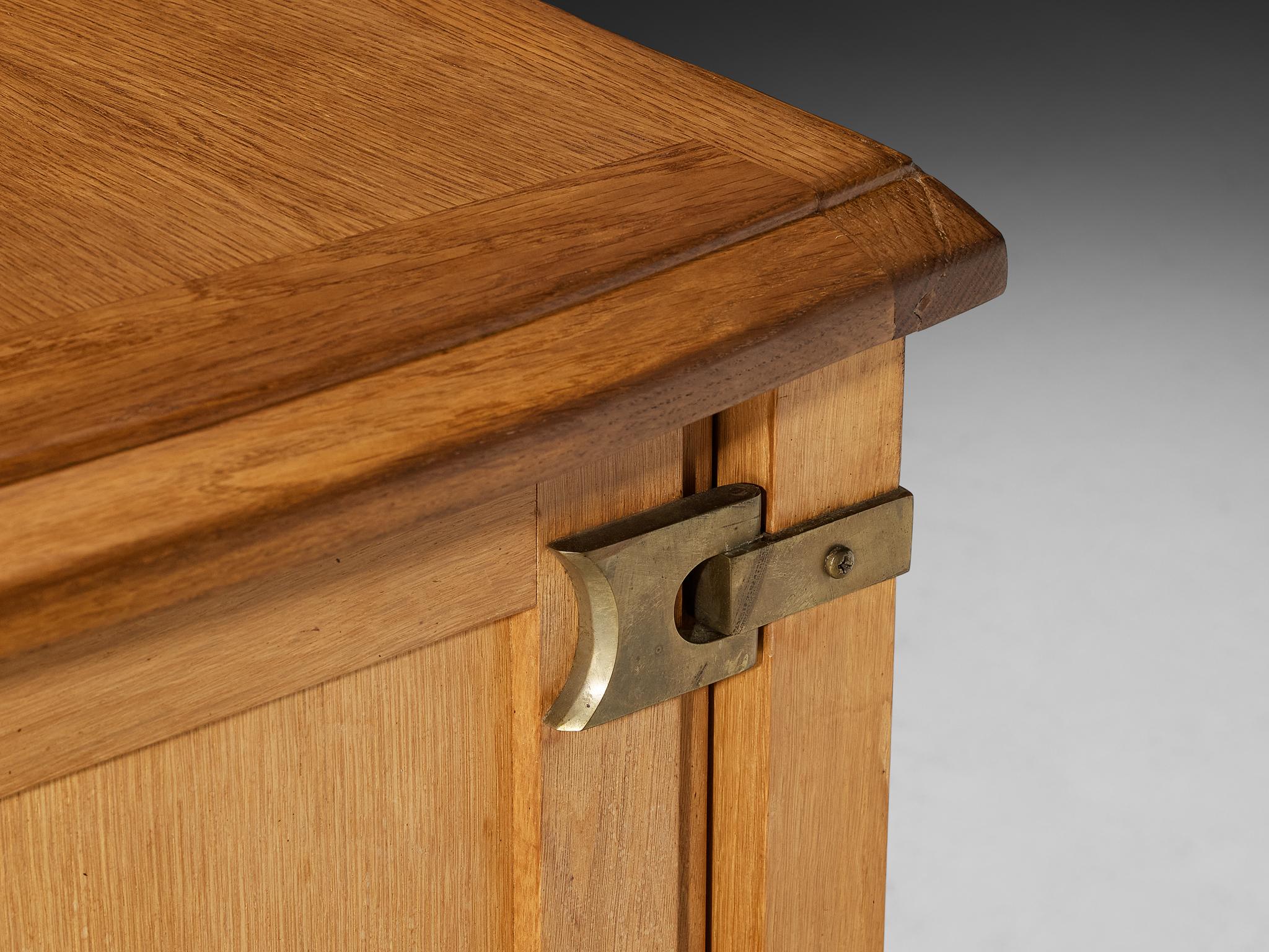 Guillerme & Chambron Sideboard in Oak and Brass In Good Condition For Sale In Waalwijk, NL
