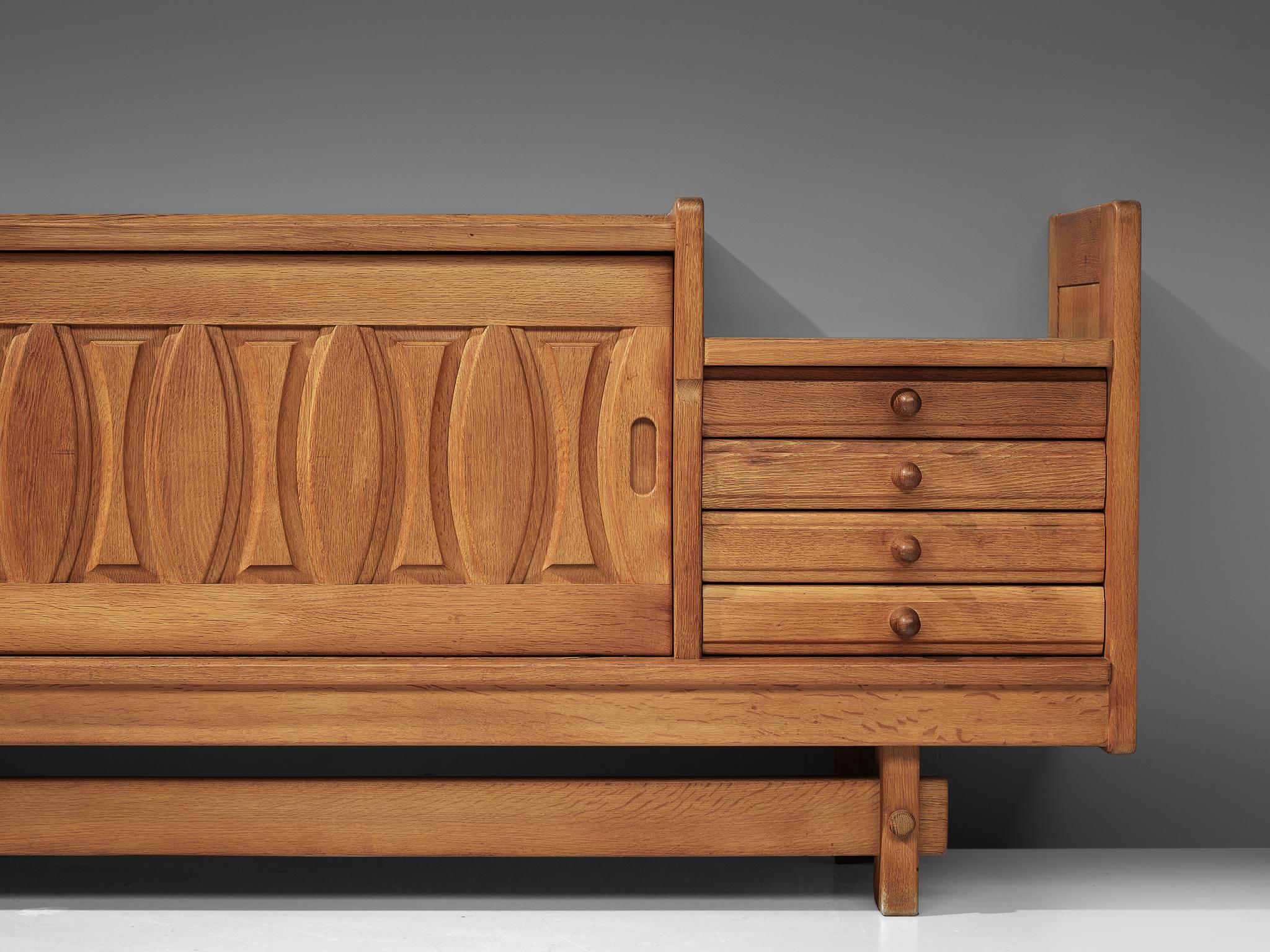 Guillerme & Chambron Sideboard in Oak with Ceramics  In Good Condition For Sale In Waalwijk, NL