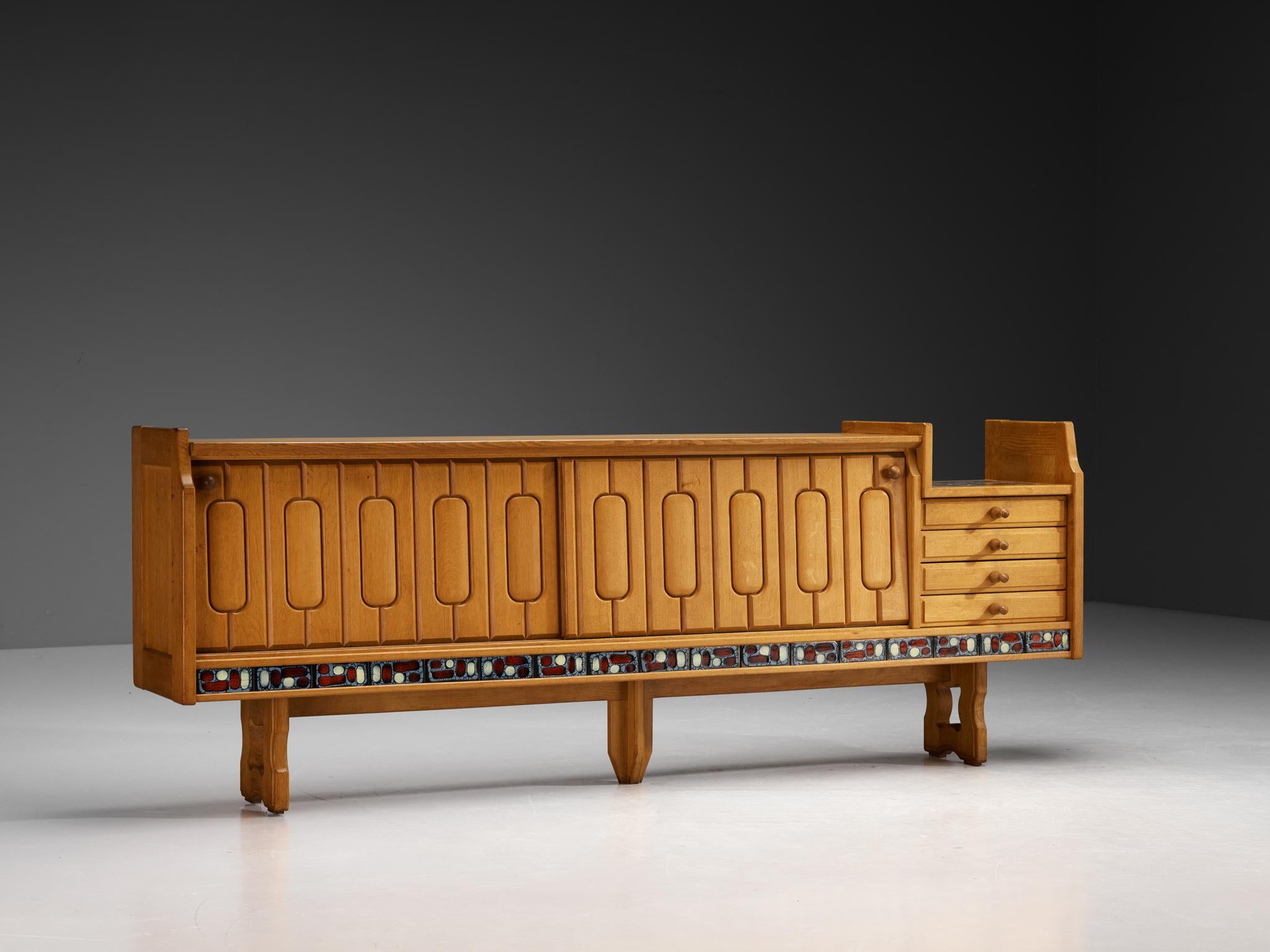 Guillerme & Chambron 'Simon' Sideboard in Solid Oak and Ceramic In Good Condition For Sale In Waalwijk, NL
