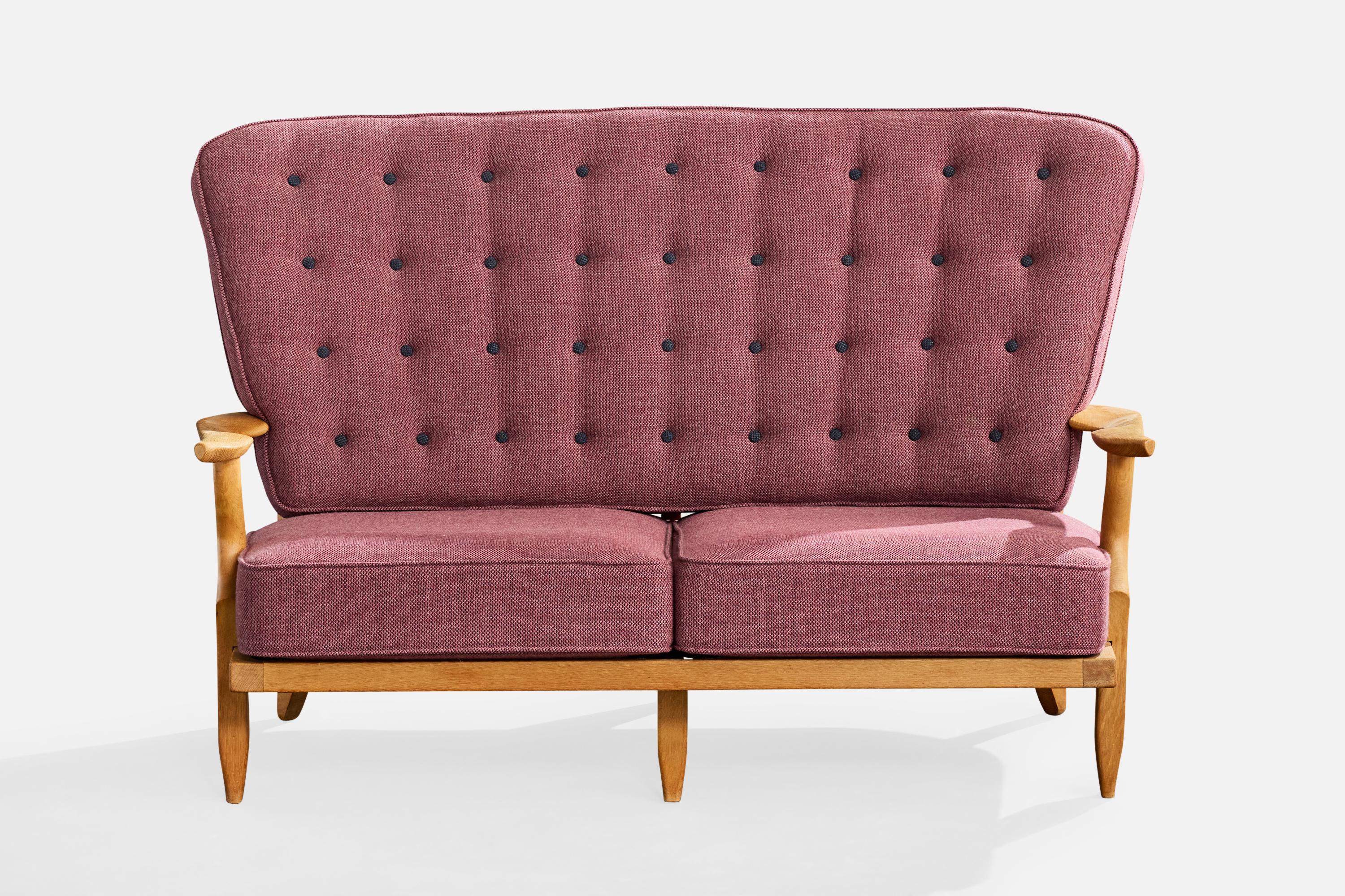 Guillerme & Chambron, Sofa, Fabric, Oak, France, 1950s (Moderne der Mitte des Jahrhunderts) im Angebot