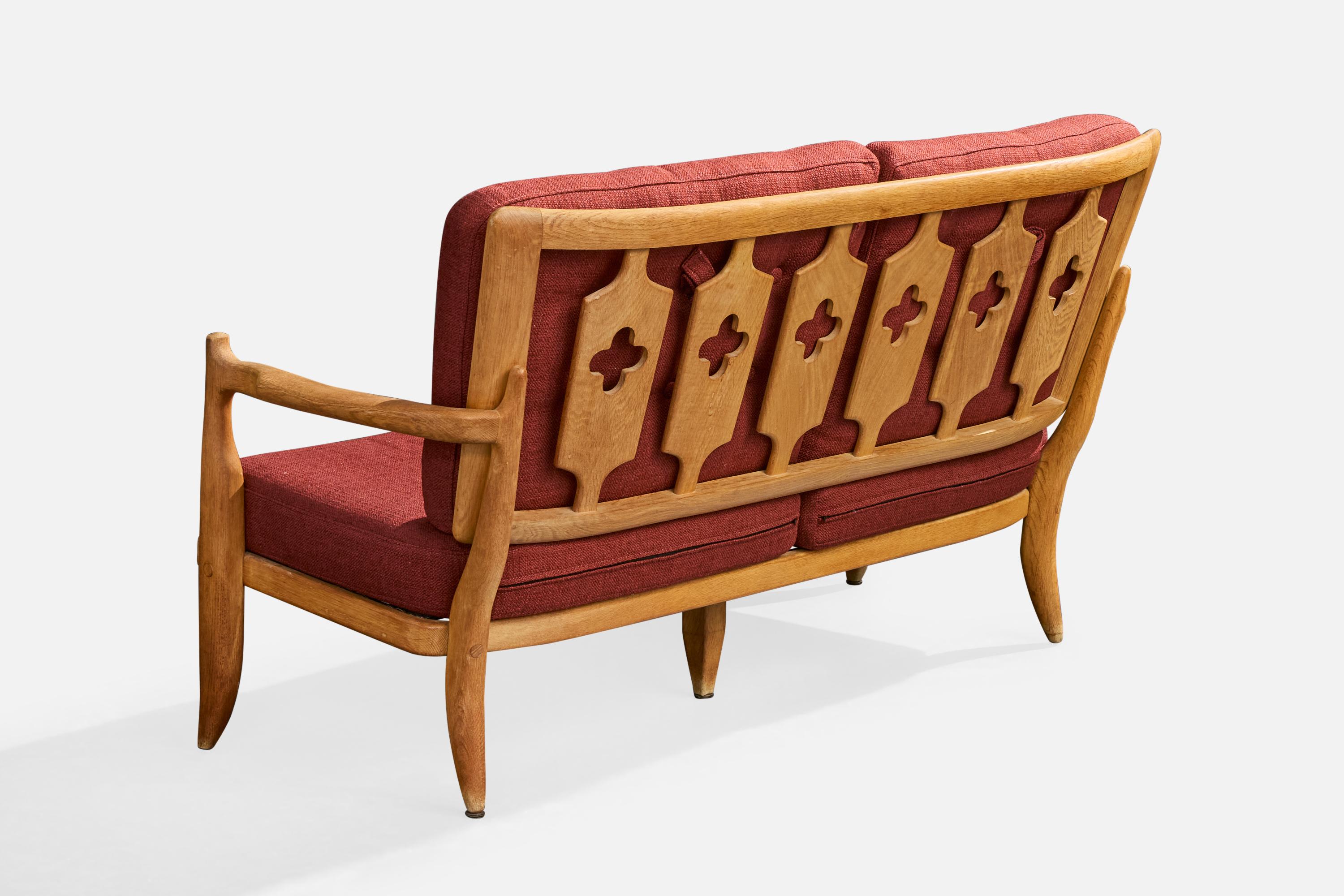 Guillerme & Chambron, Sofa, Stoff, Eiche, Frankreich, 1950er Jahre (Französisch) im Angebot