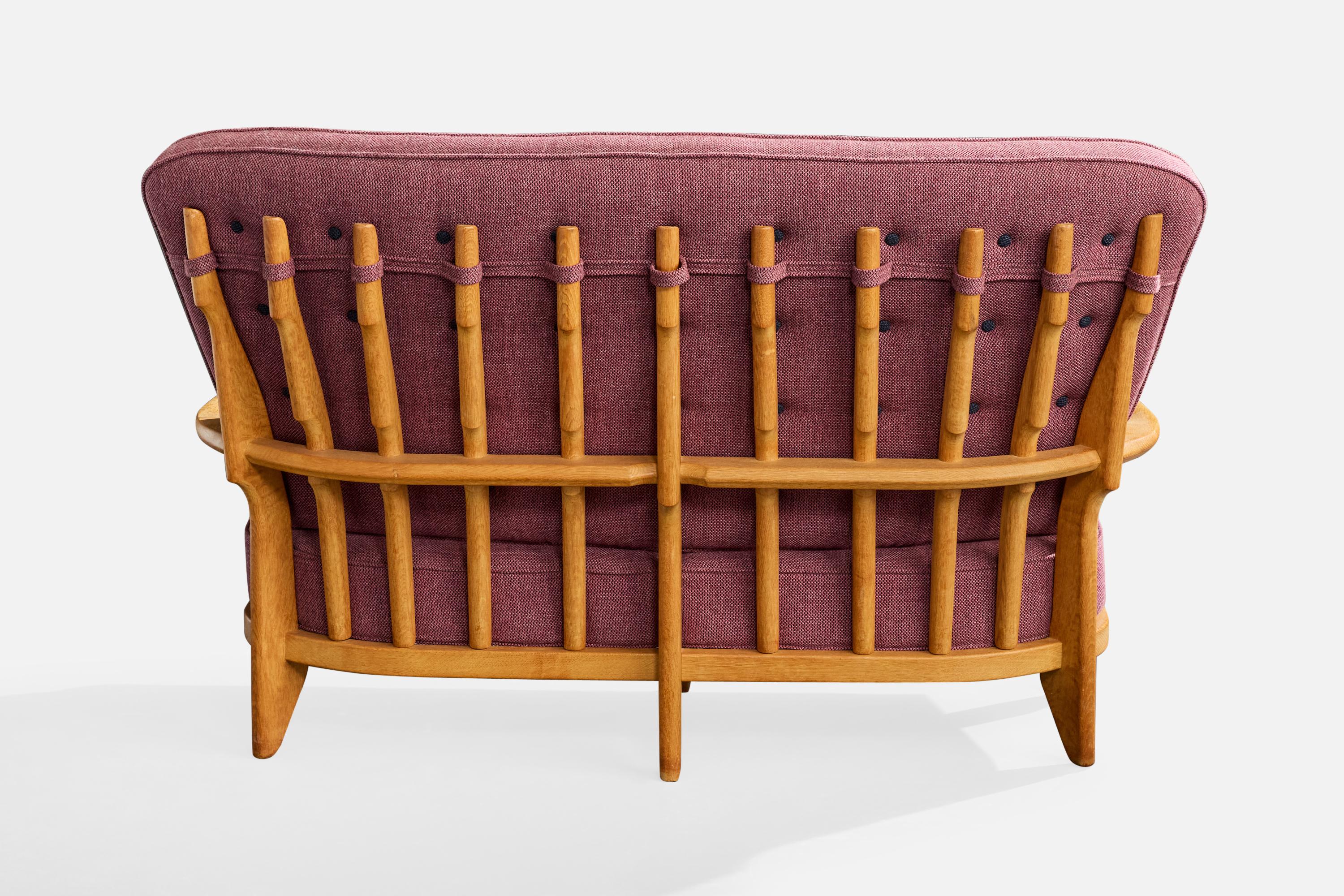 Guillerme & Chambron, Sofa, Fabric, Oak, France, 1950s im Zustand „Relativ gut“ im Angebot in High Point, NC