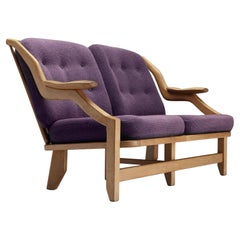Guillerme & Chambron Sofa aus Eiche und lila Polsterung