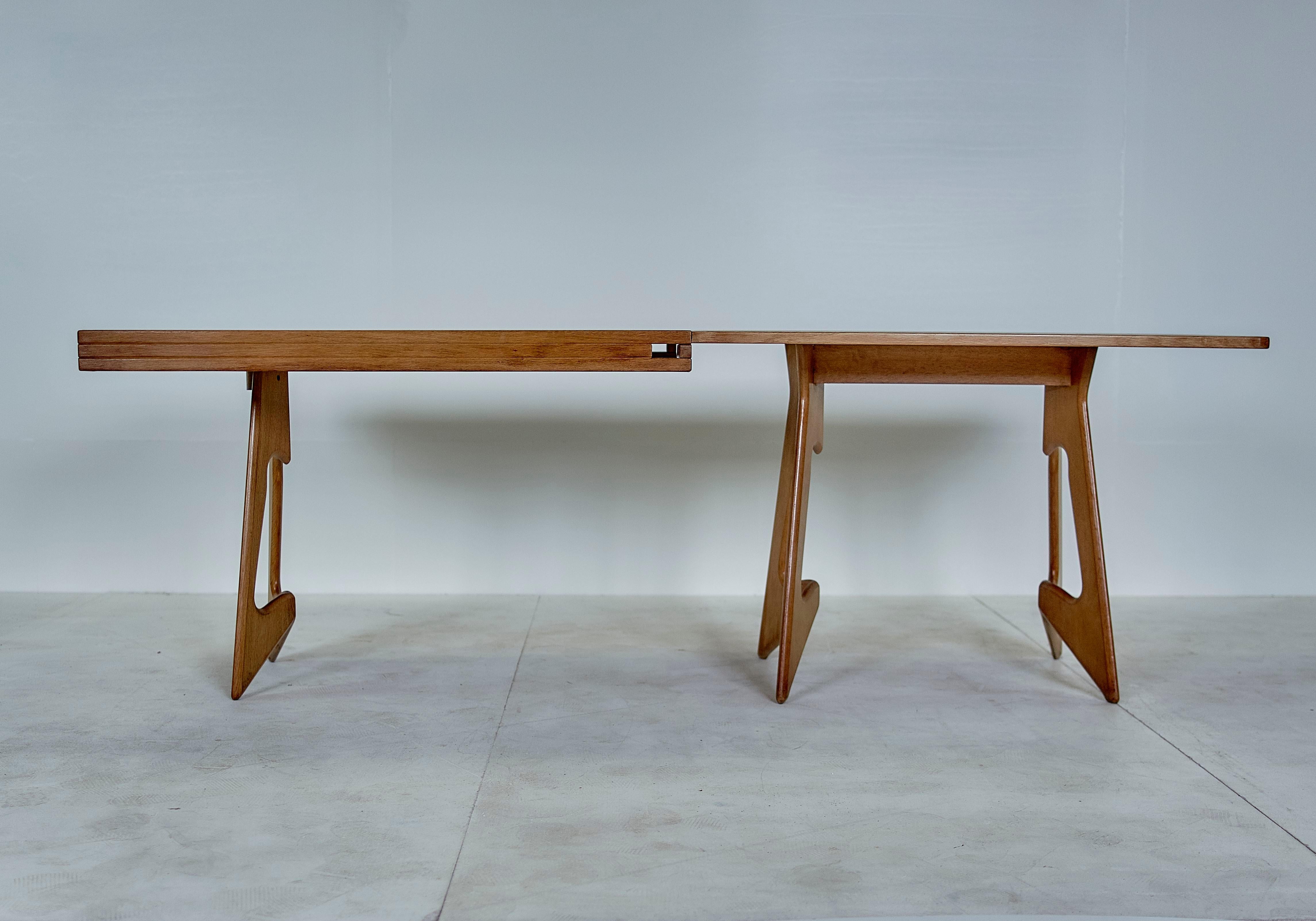 20th Century Guillerme & Chambron Solid Oak and Marquetry Extendable Dining Table, 1960 For Sale