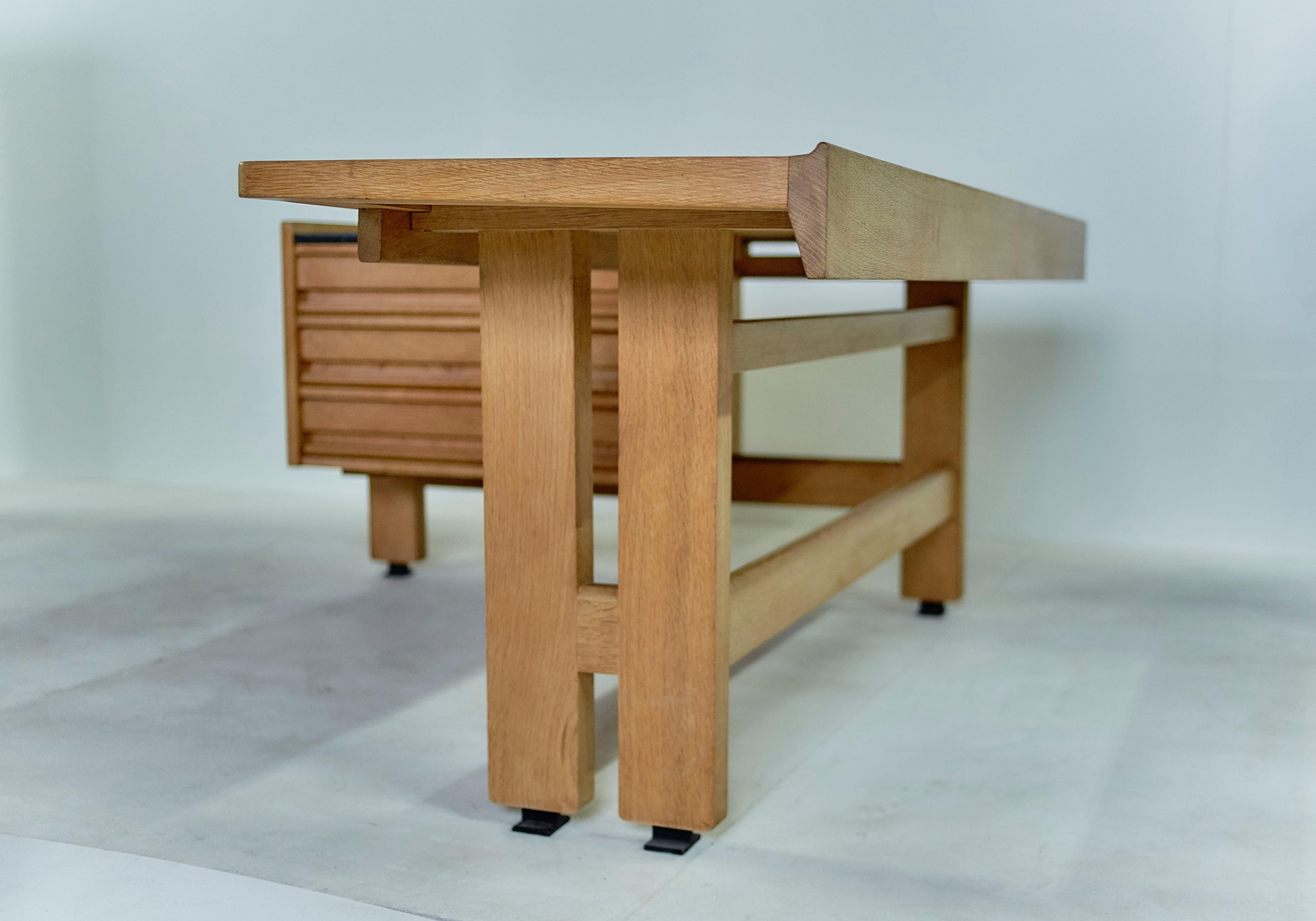 Guillerme & Chambron Solid Oak Corner Desk, Votre Maison Edition, 1950 In Good Condition For Sale In Milan, IT