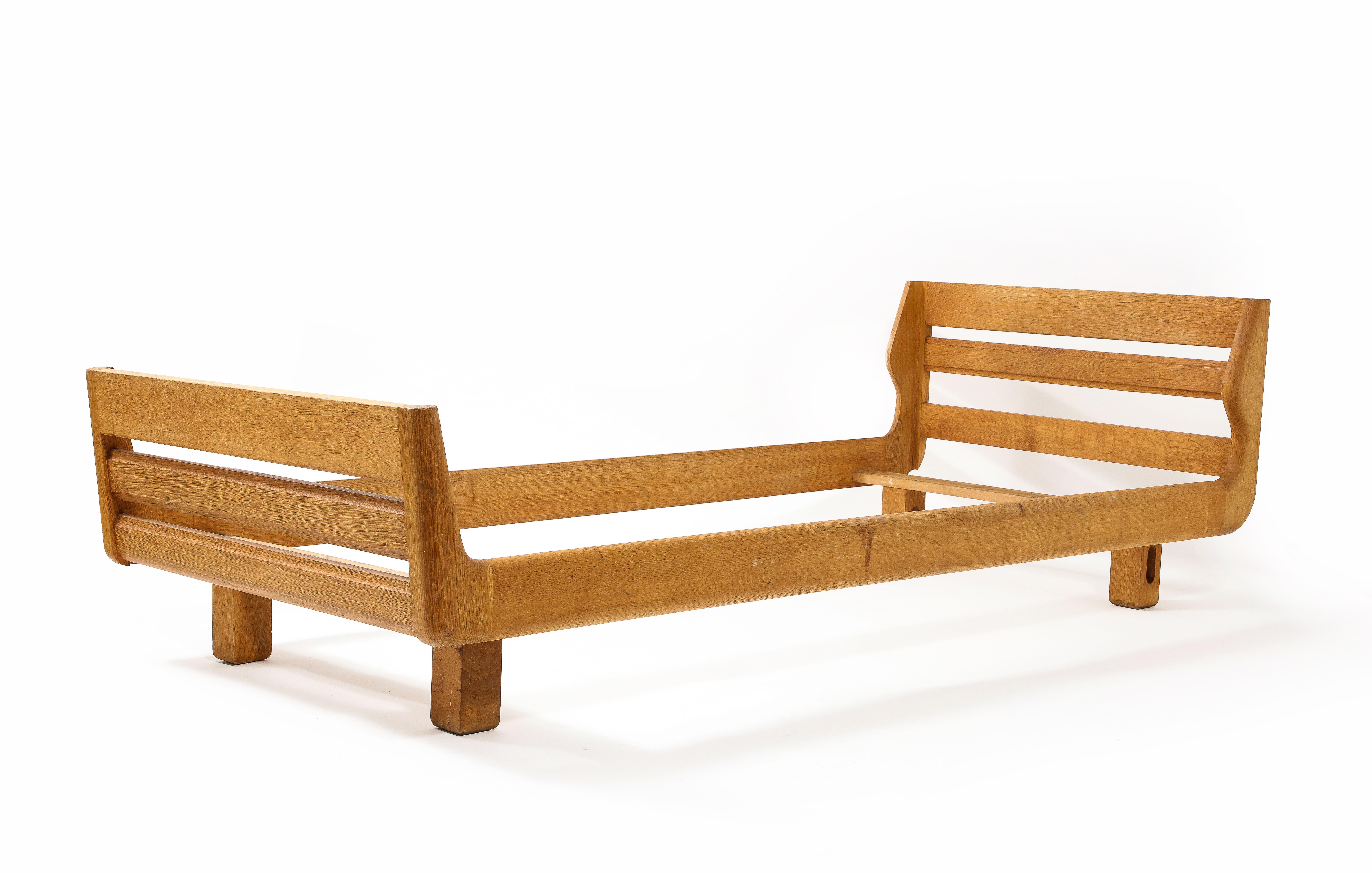 Guillerme & Chambron Solid Oak Daybed, France 1960s For Sale 3