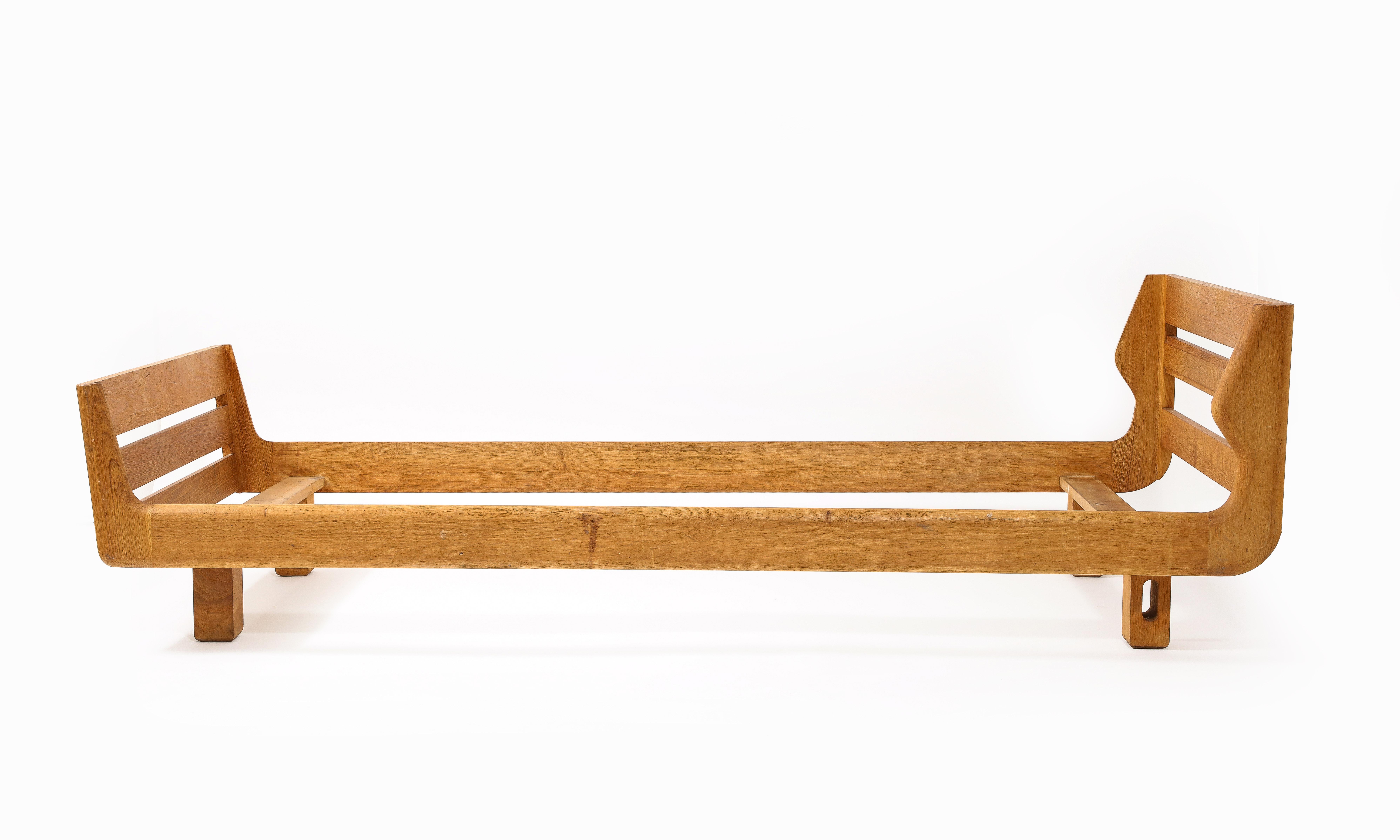 Guillerme & Chambron Solid Oak Daybed, France 1960s For Sale 4