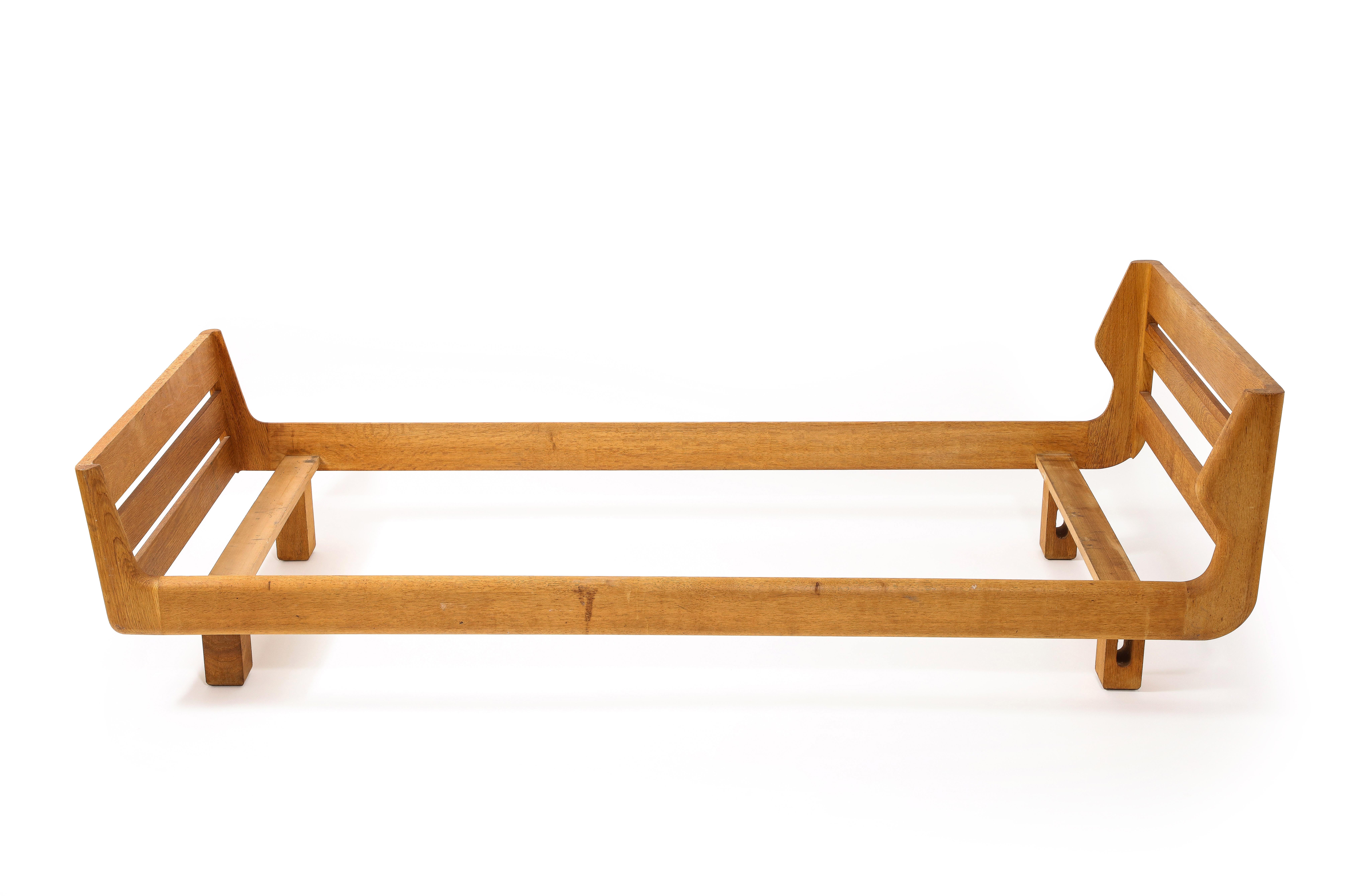 Guillerme & Chambron Solid Oak Daybed, France 1960s For Sale 5