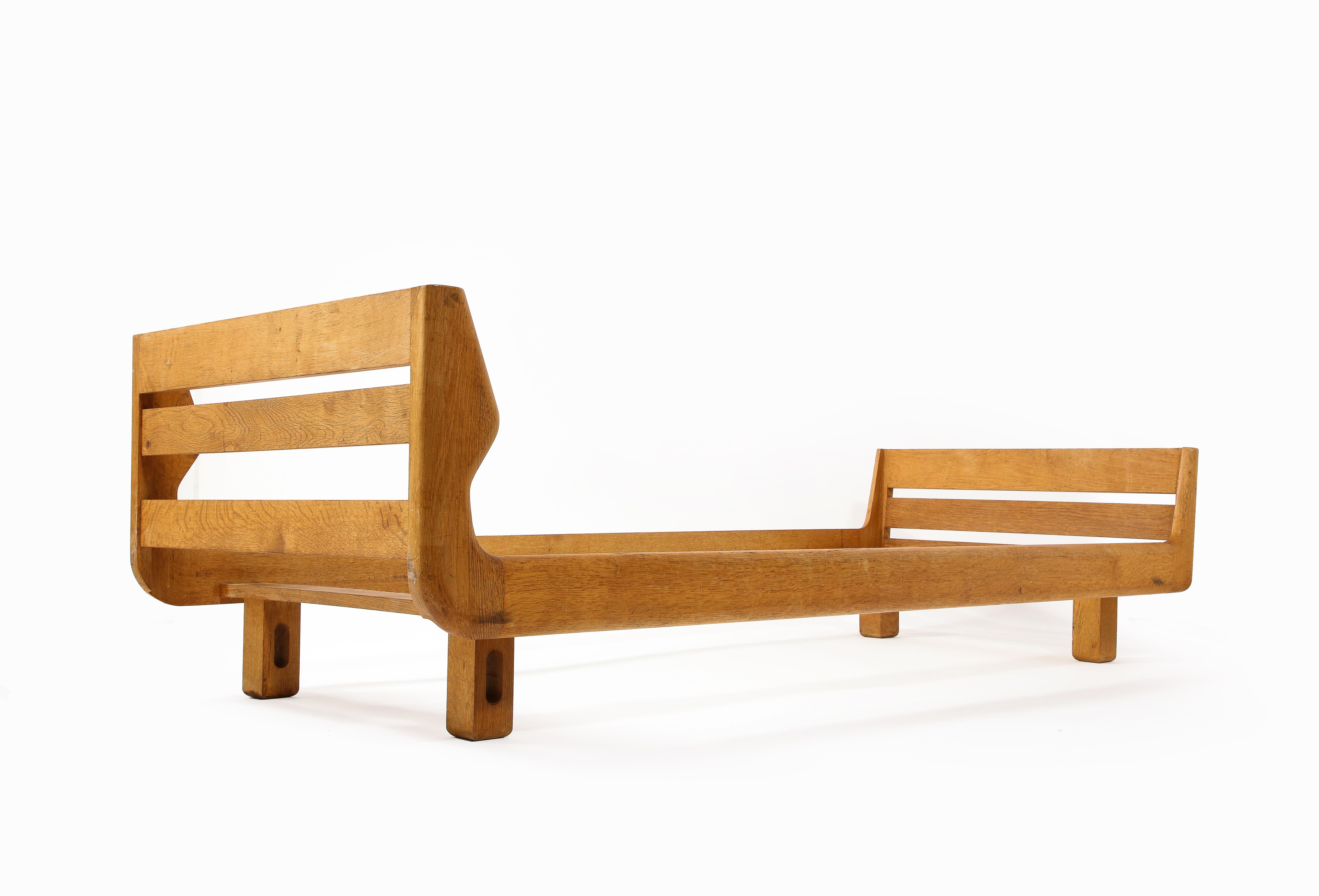 Guillerme & Chambron Solid Oak Daybed, France 1960s For Sale 12