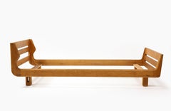 Guillerme & Chambron Daybed aus massiver Eiche, Frankreich 1960er Jahre