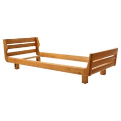 Guillerme & Chambron Solid Oak Daybed, France 1960s