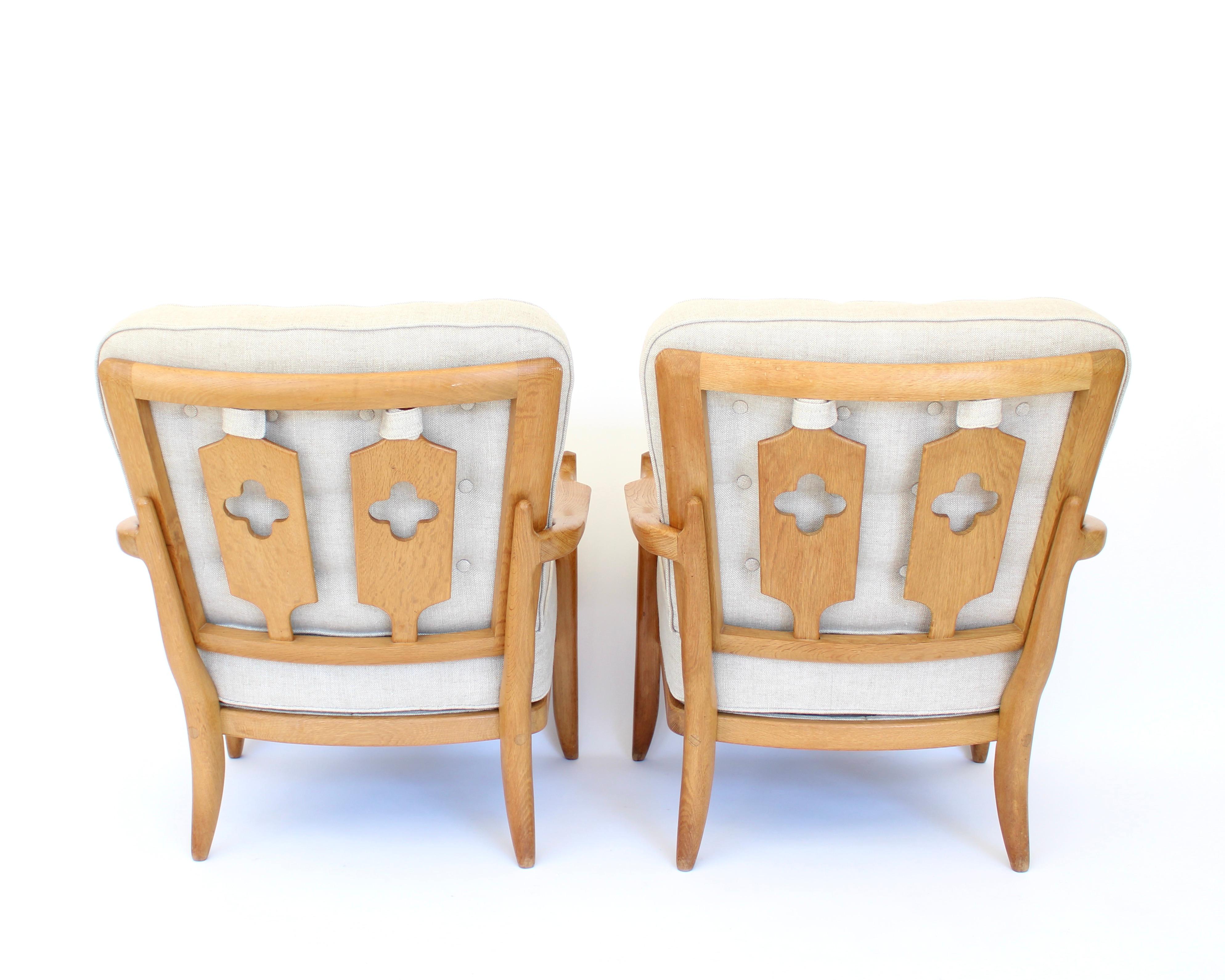 Guillerme Chambron Votre Maison Pair French Oak Lounge or Side Chairs Model Jose In Good Condition In Chicago, IL