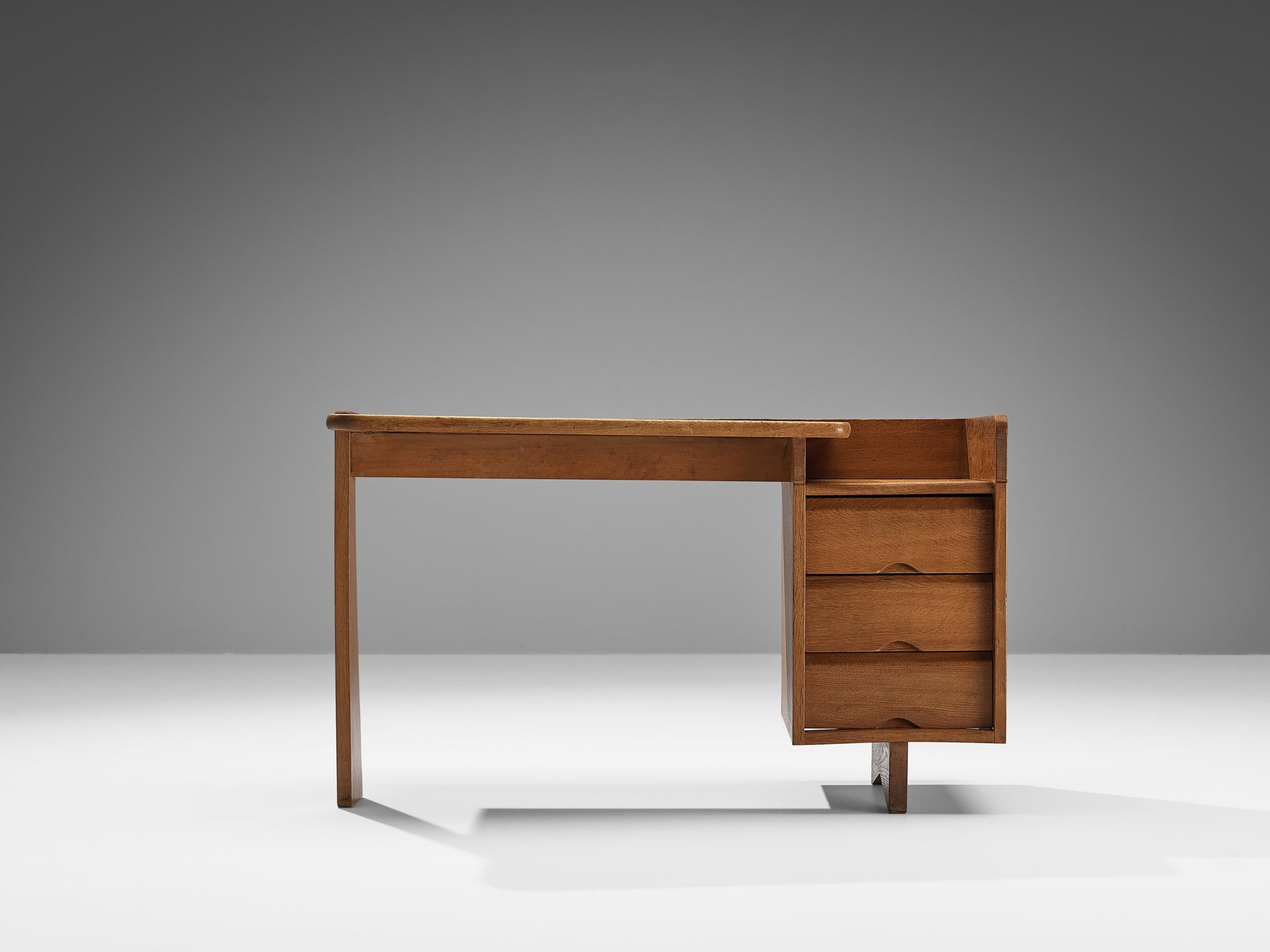 Guillerme & Chambron Writing Desk in Oak and Leather In Good Condition In Waalwijk, NL