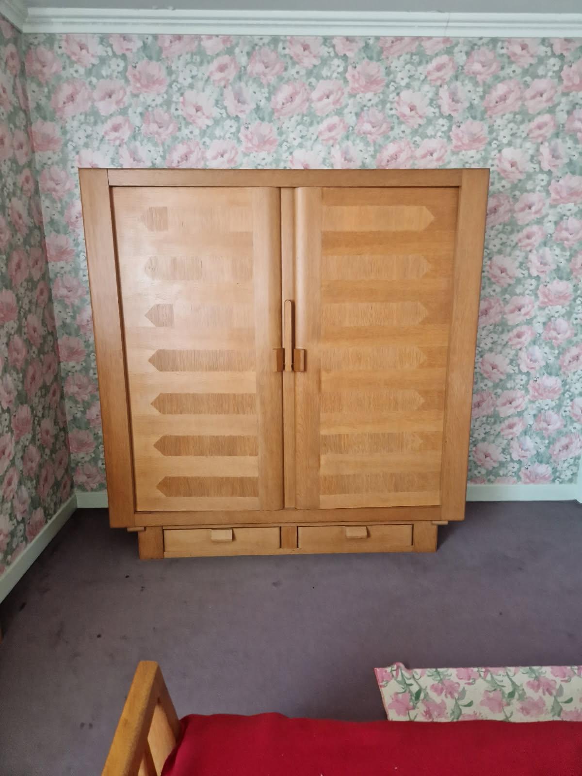 Mid-Century moderno Guillerme et Chambon, raro armadio Oak , Edition Votre Maison, circa 1960/1970 in vendita