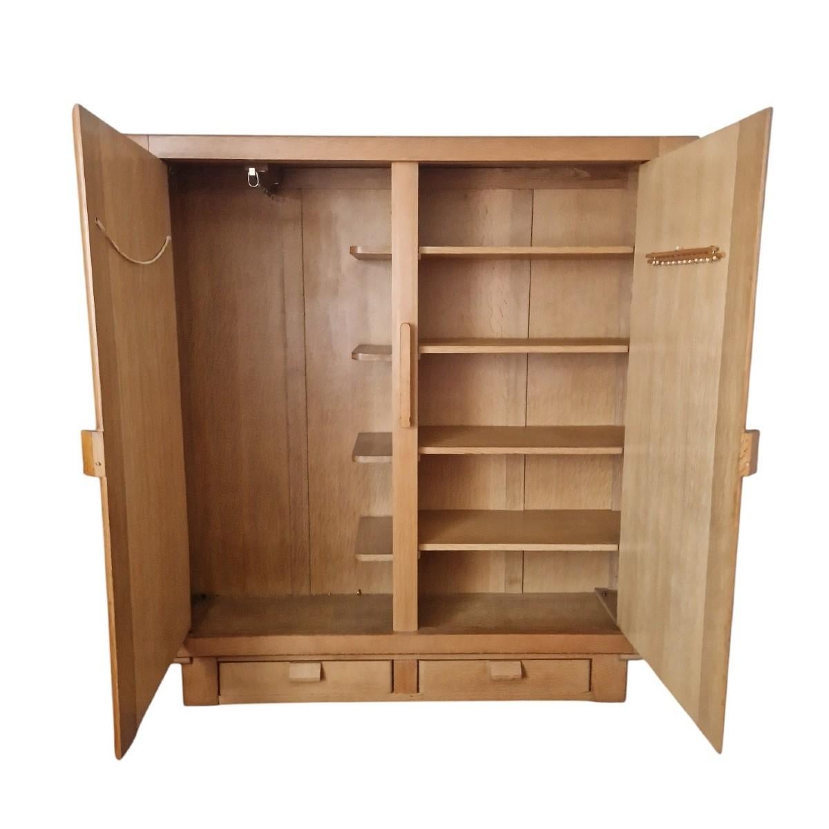 Quercia Guillerme et Chambon, raro armadio Oak , Edition Votre Maison, circa 1960/1970 in vendita