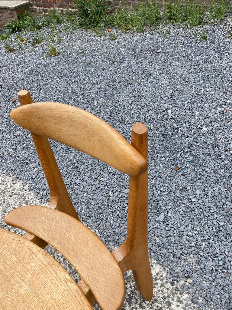 Guillerme et Chambron, Sedia 10 Thierry in Oak massiccio, Edizione Votre Maison 1970 In condizioni buone in vendita a Saint-Ouen, FR