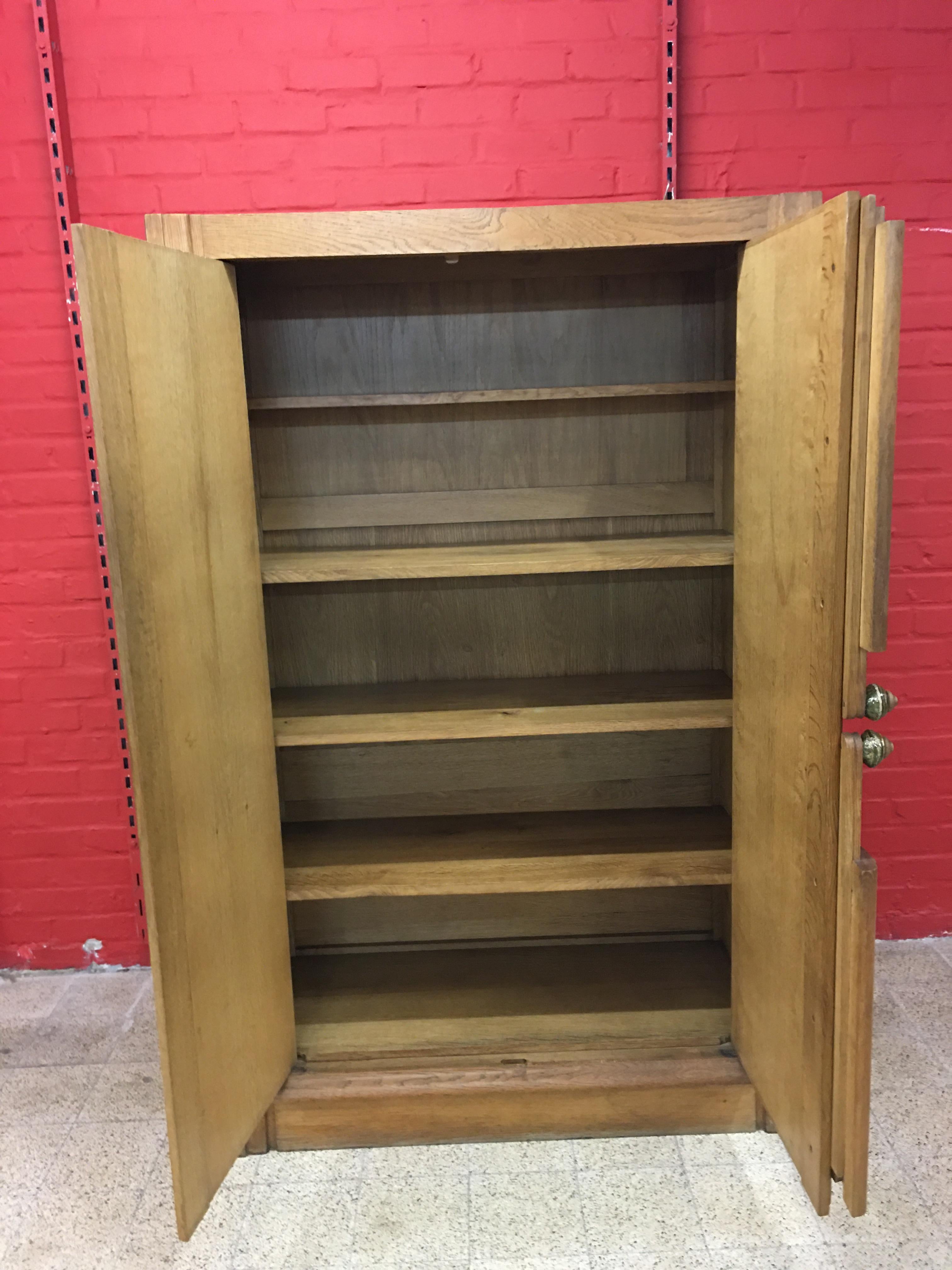 Guillerme et Chambron, 1960 Oak Wardrobe, Votre Maison Edition In Good Condition In Saint-Ouen, FR