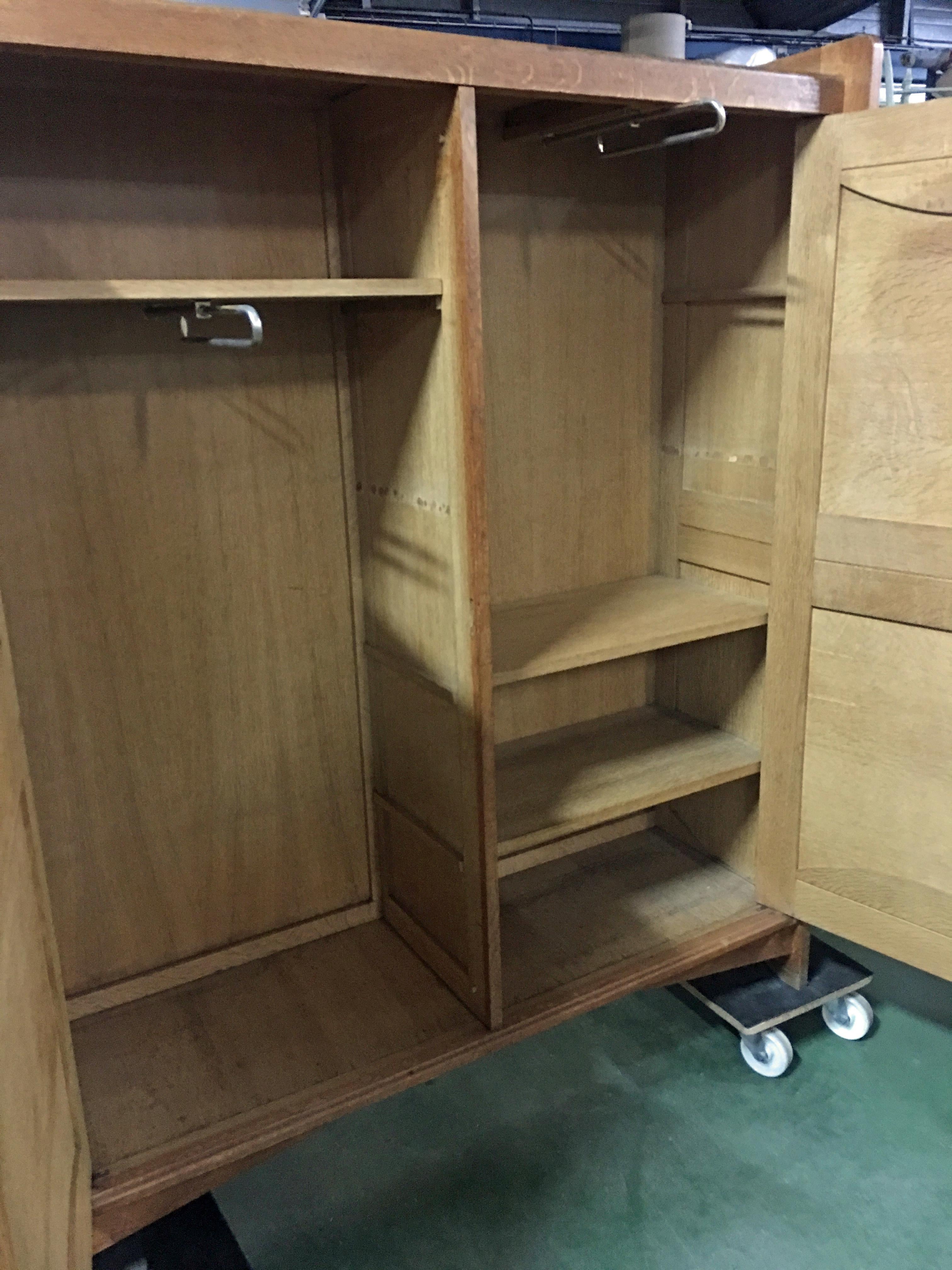 Guillerme et Chambron, 1960 Oak Wardrobe, Votre Maison Edition In Good Condition In Saint-Ouen, FR