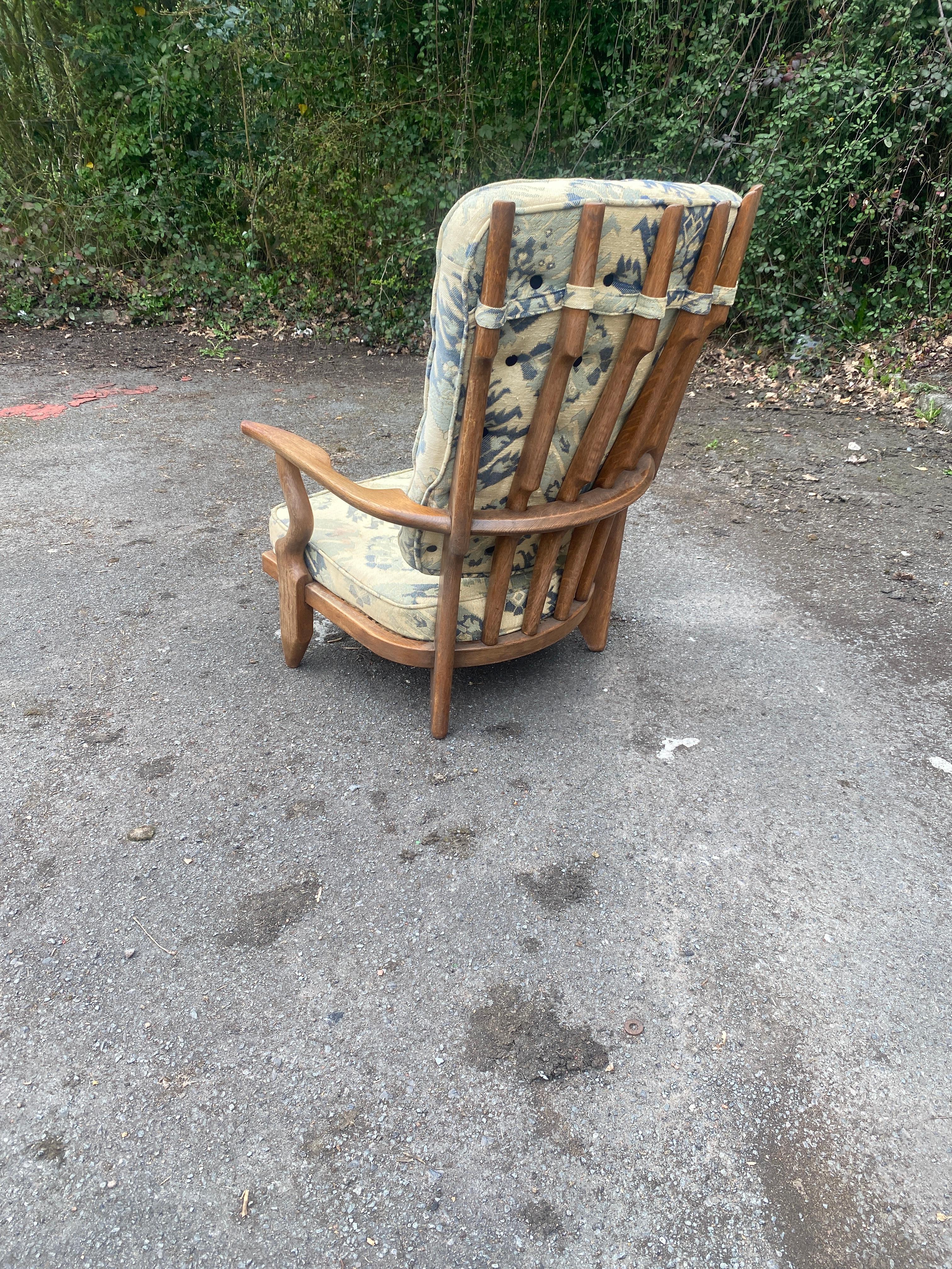 Chêne Guillerme et Chambron, 1970 Fauteuil « grand repos » édité par Votre Maison en vente