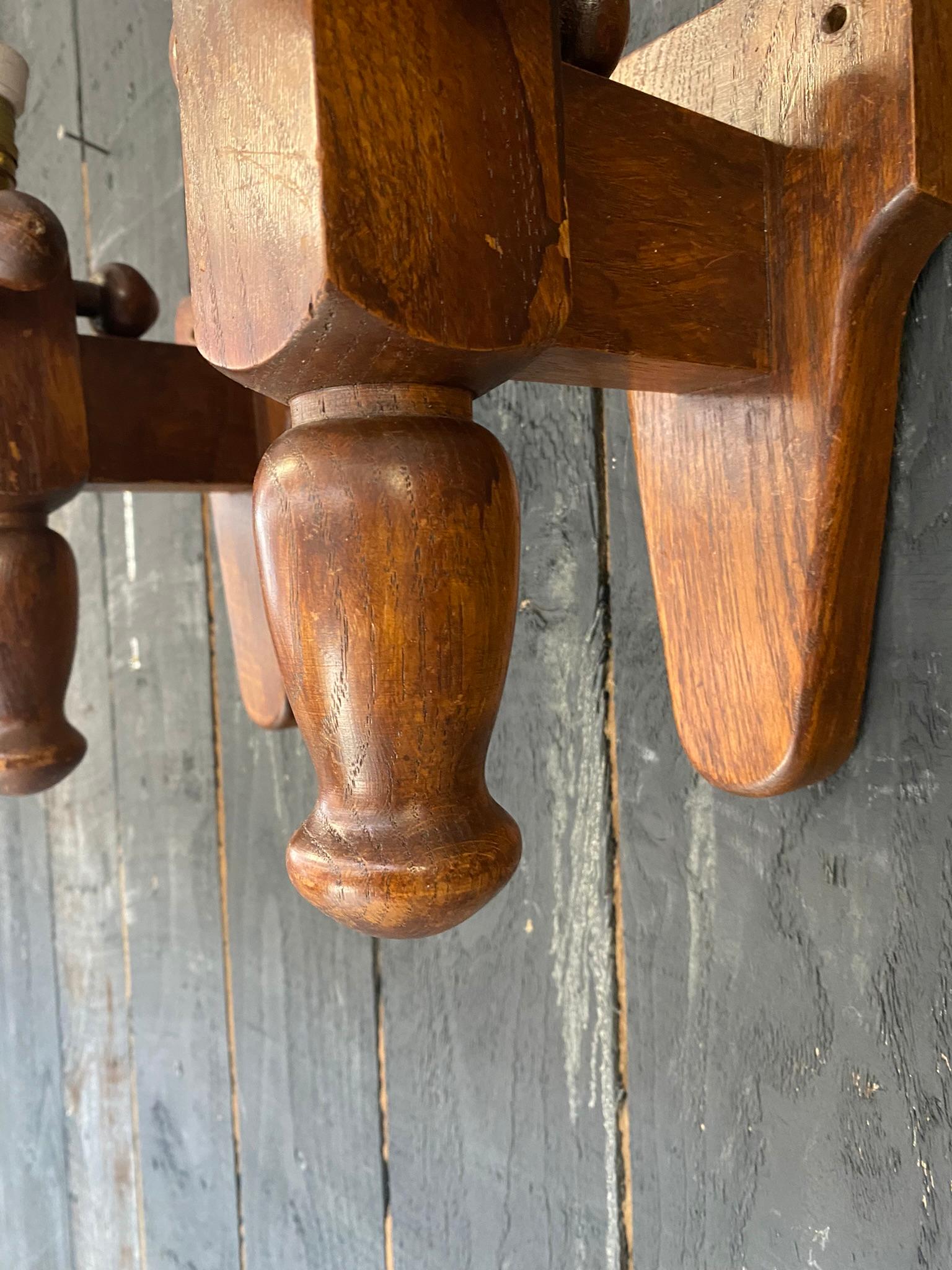 Guillerme et Chambron 3 Wall Sconces En Chene, Edition Votre Maison, circa 1970 For Sale 1