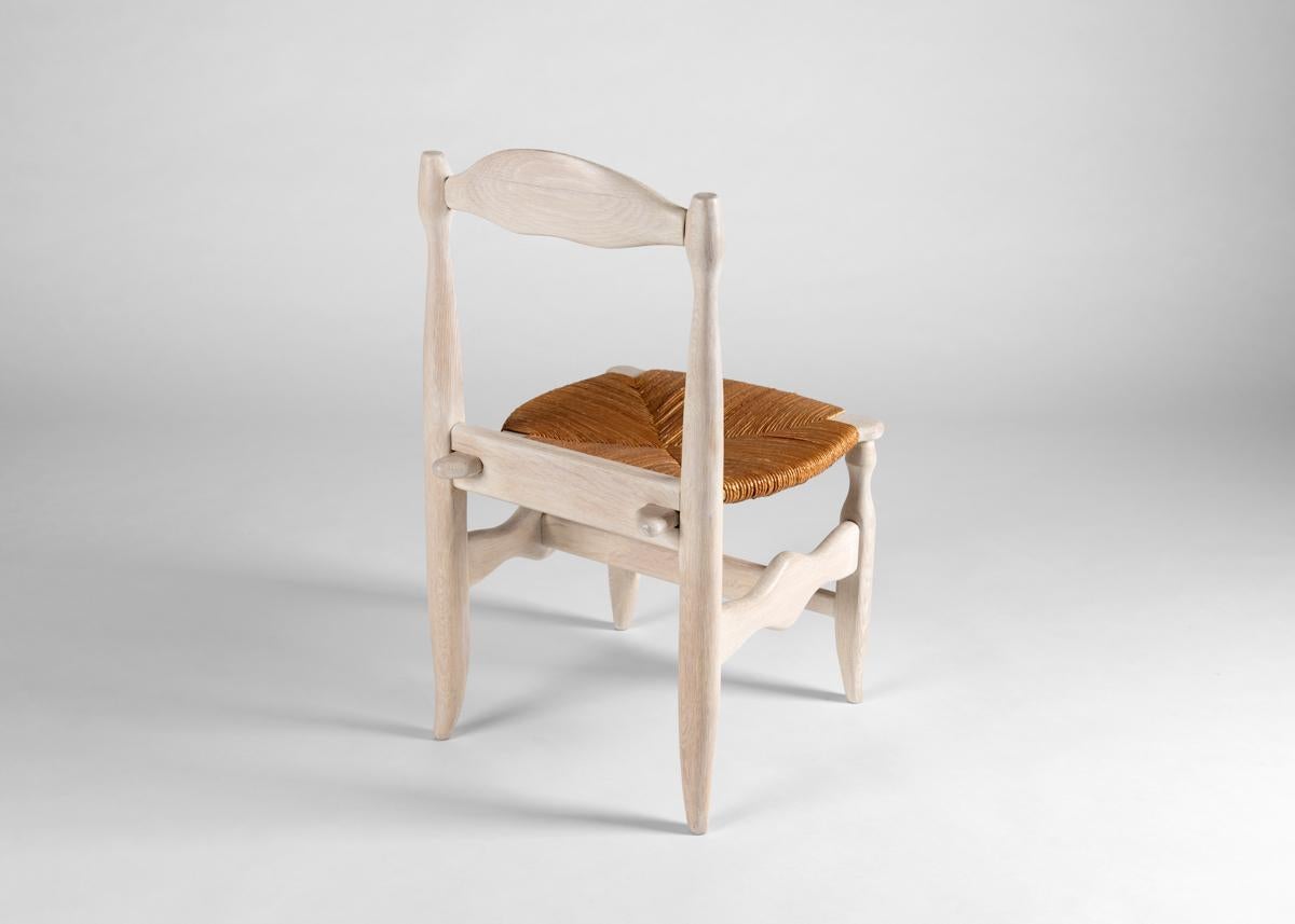Mid-Century Modern Guillerme et Chambron, 6 chaises de salle à manger en chêne poli, France, milieu du 20e siècle en vente