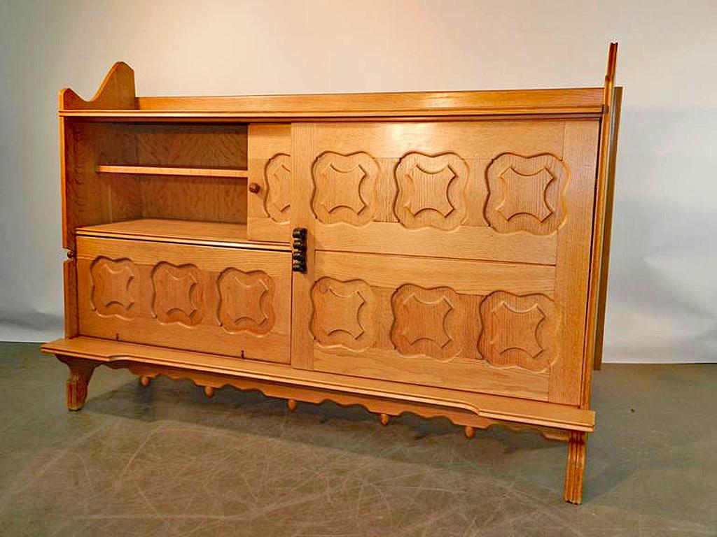 Chêne Guillerme et Chambron, Cabinet 