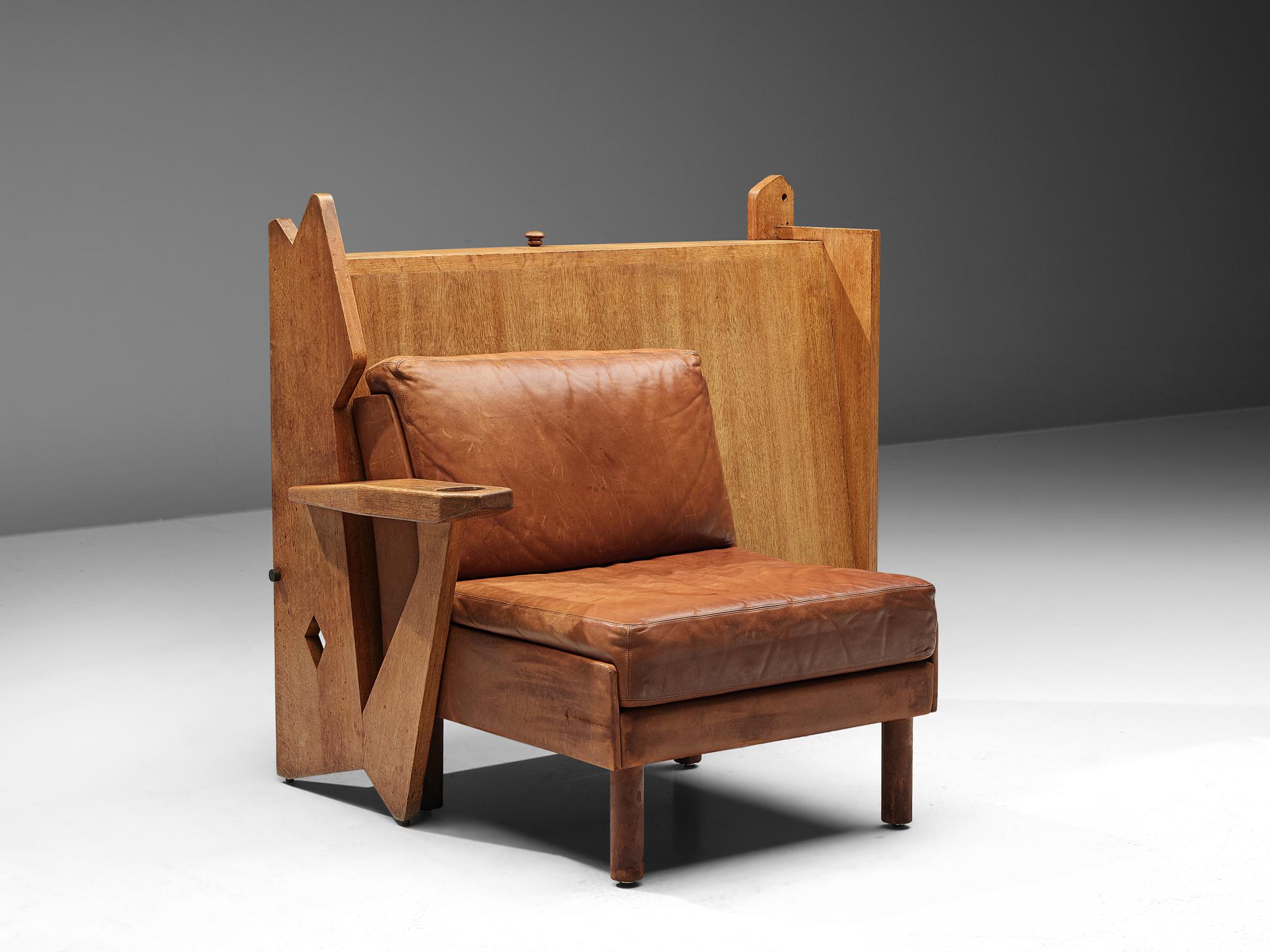 Mid-Century Modern Chaise longue Guillerme & Chambron avec rangement en chêne et cuir en vente