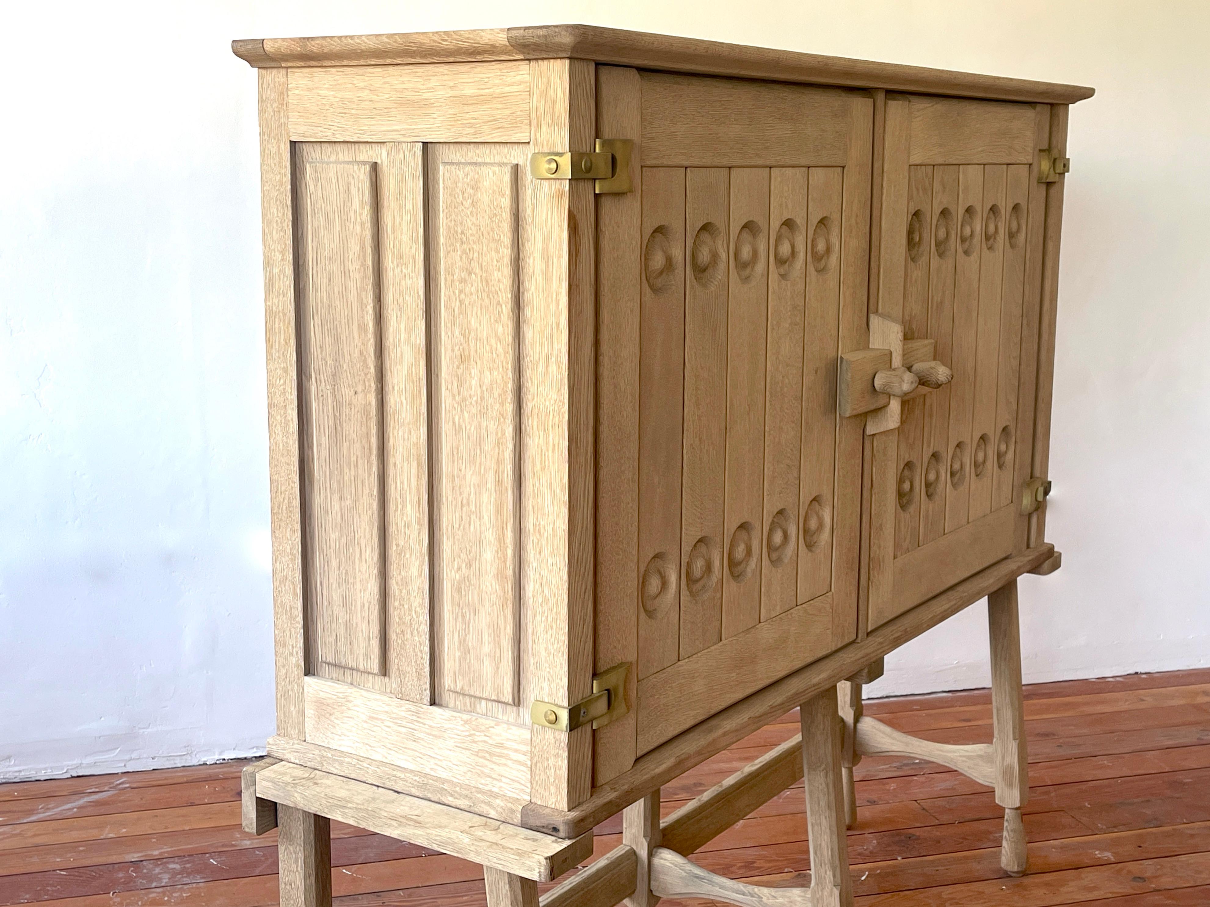 French Guillerme et Chambron Cabinet